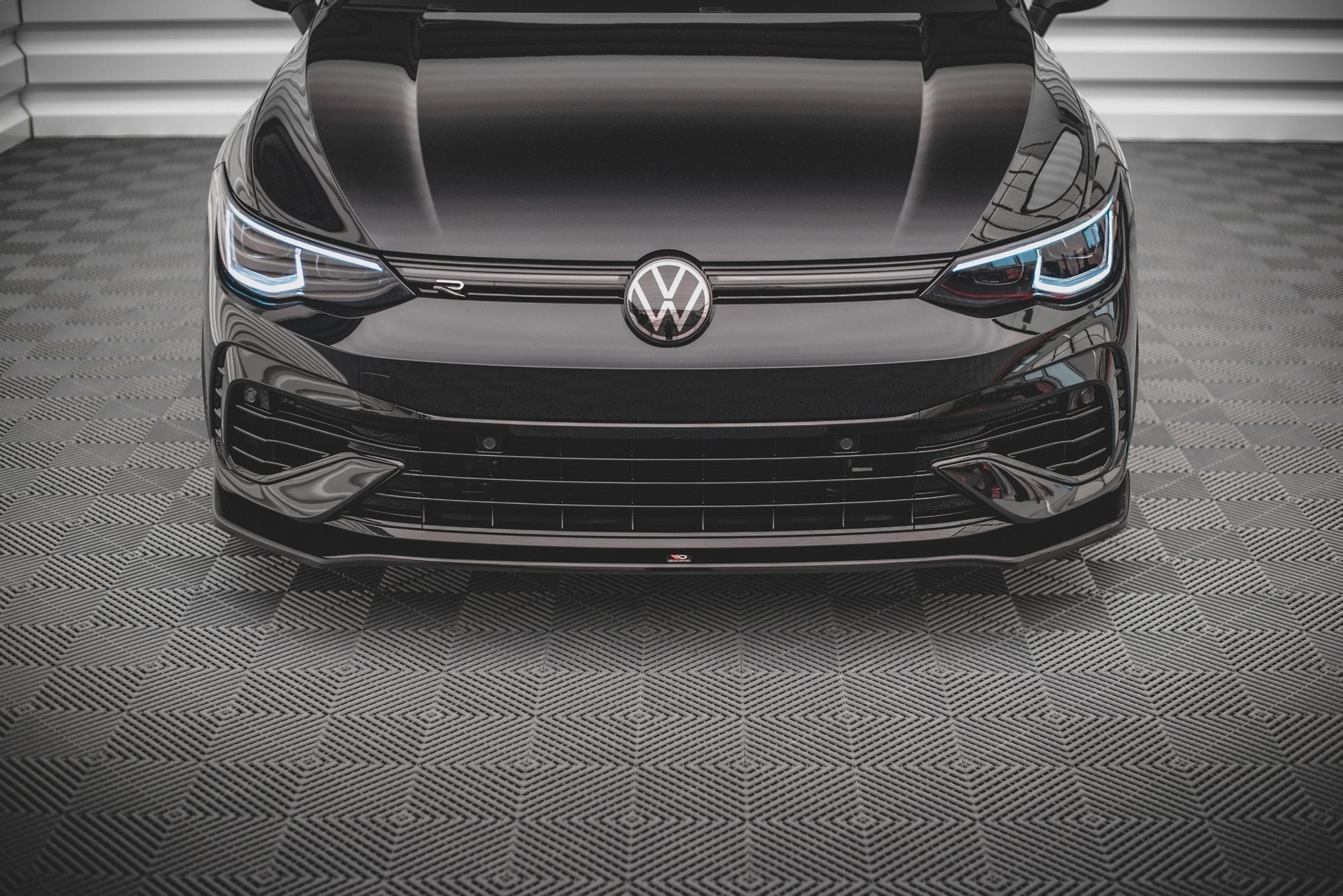 Maxton Design Splitter delantero V.3 para Volkswagen Golf R Hatchback / Variant Mk8 - imagen 2