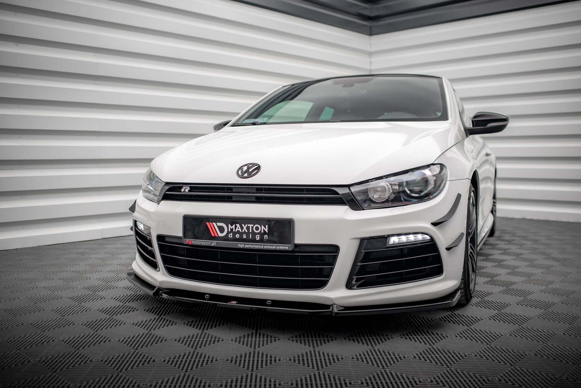 Maxton Design Splitter delantero V.3 para Volkswagen Scirocco R Mk3 - imagen 1