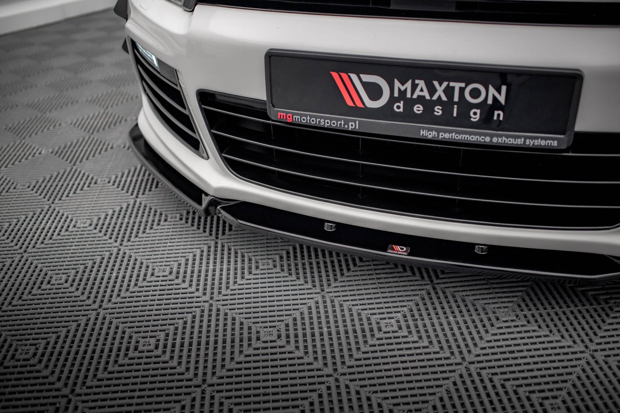 Maxton Design Splitter delantero V.3 para Volkswagen Scirocco R Mk3 - imagen 3
