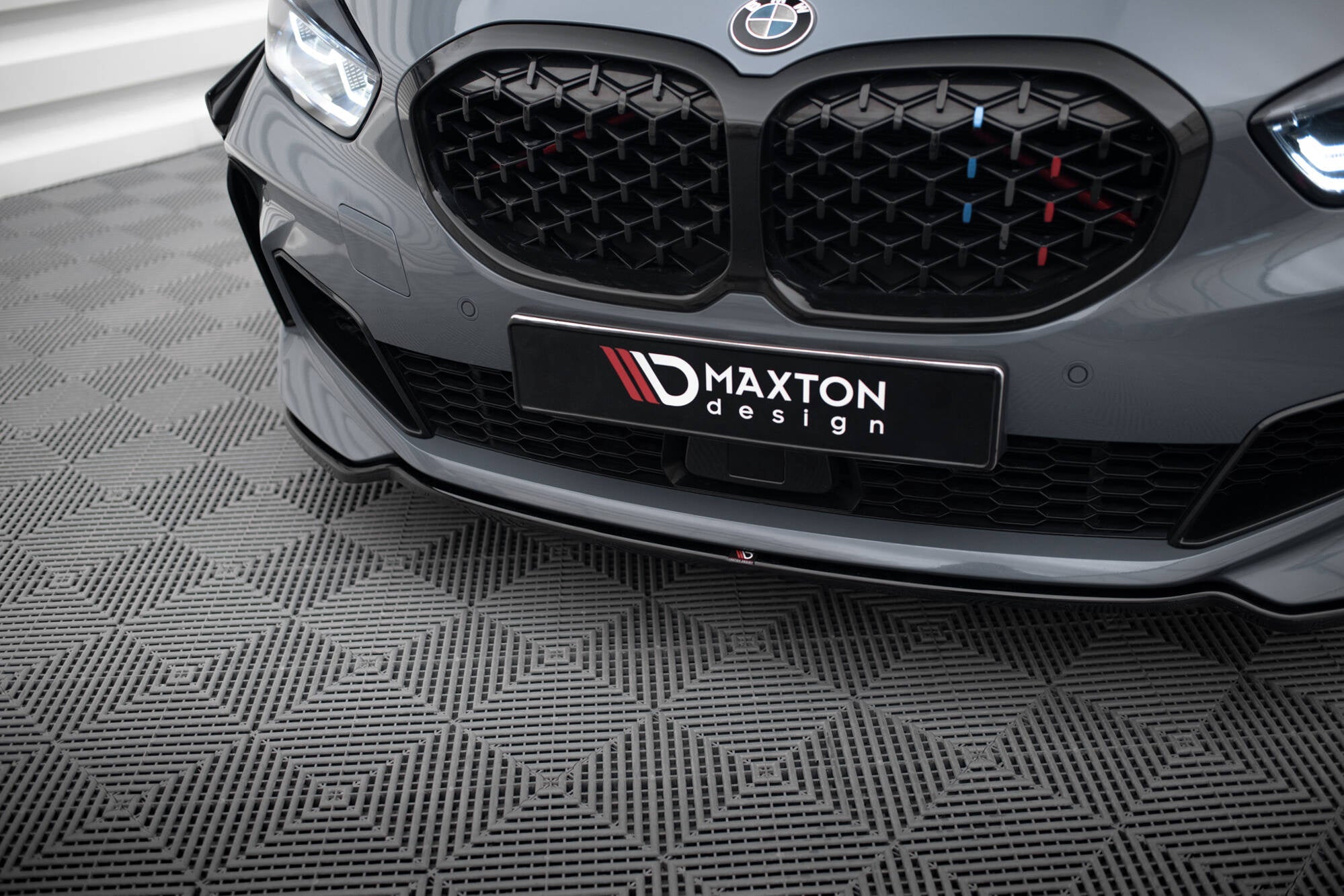 Maxton Design Splitter delantero V.4 para BMW 1 M-Pack/ M135i / 128ti F40 - imagen 3
