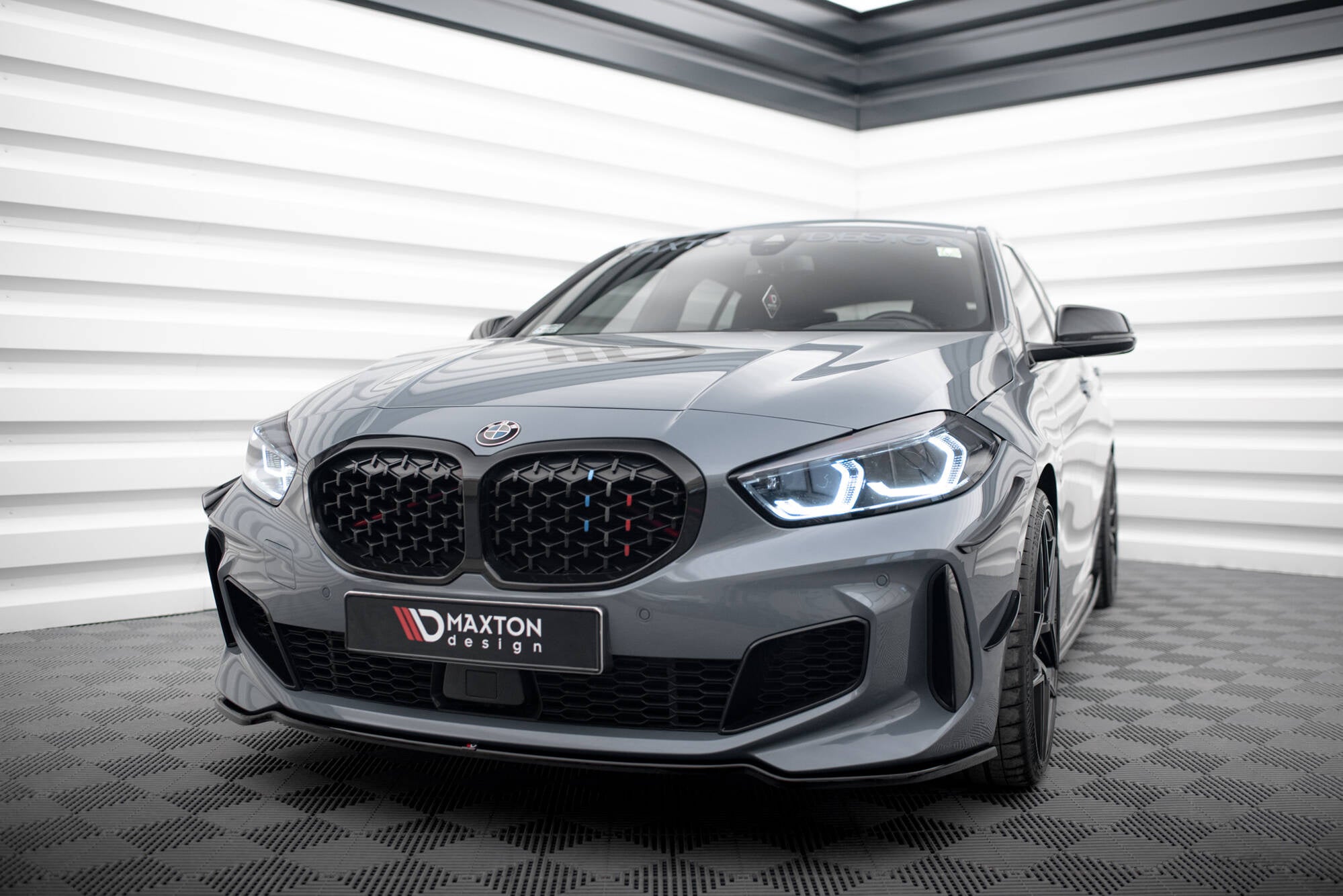 Maxton Design Splitter delantero V.4 para BMW 1 M-Pack/ M135i / 128ti F40 - imagen 1