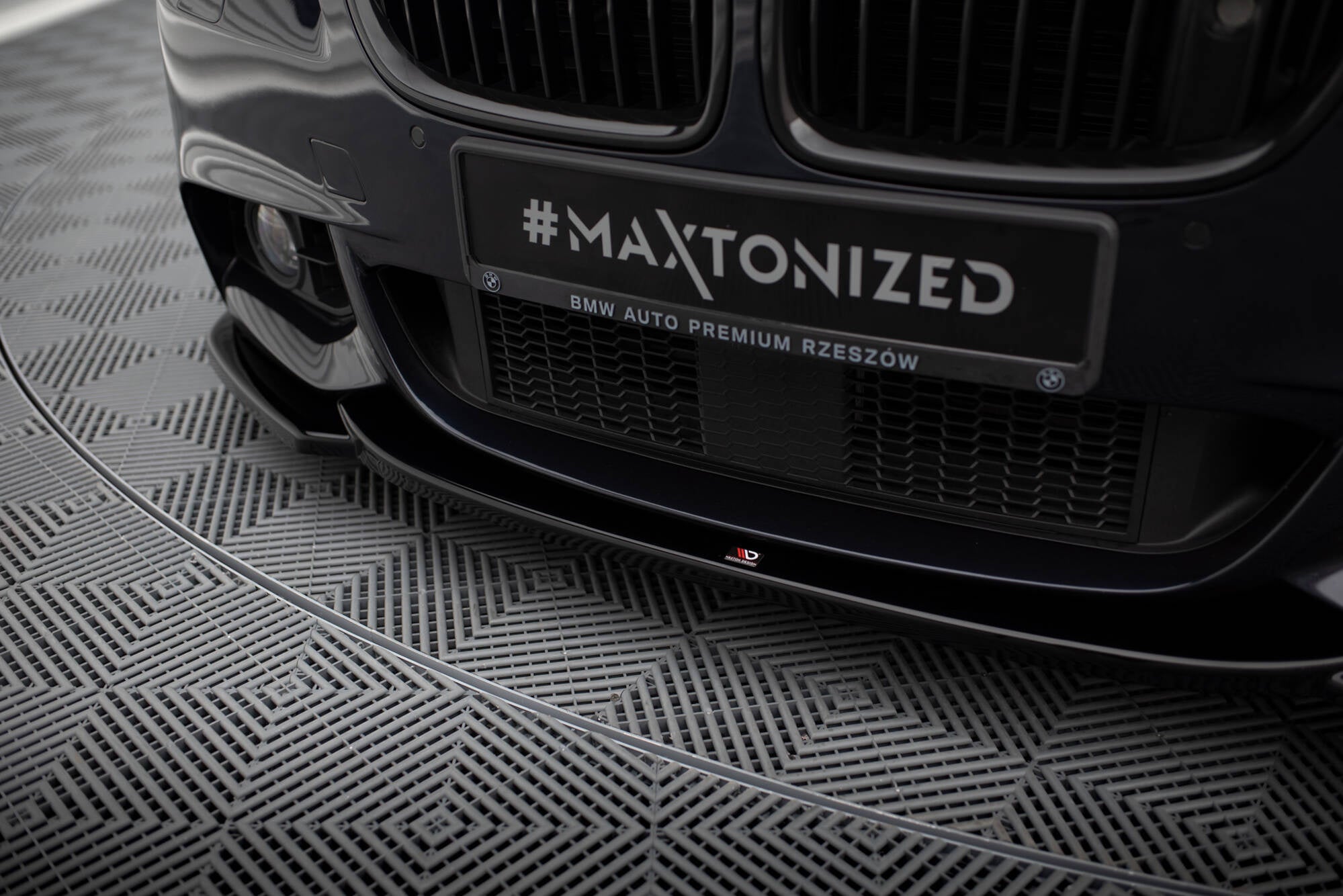 Maxton Design Splitter delantero V.4 para BMW 5 F10/F11 M-Pack - imagen 3