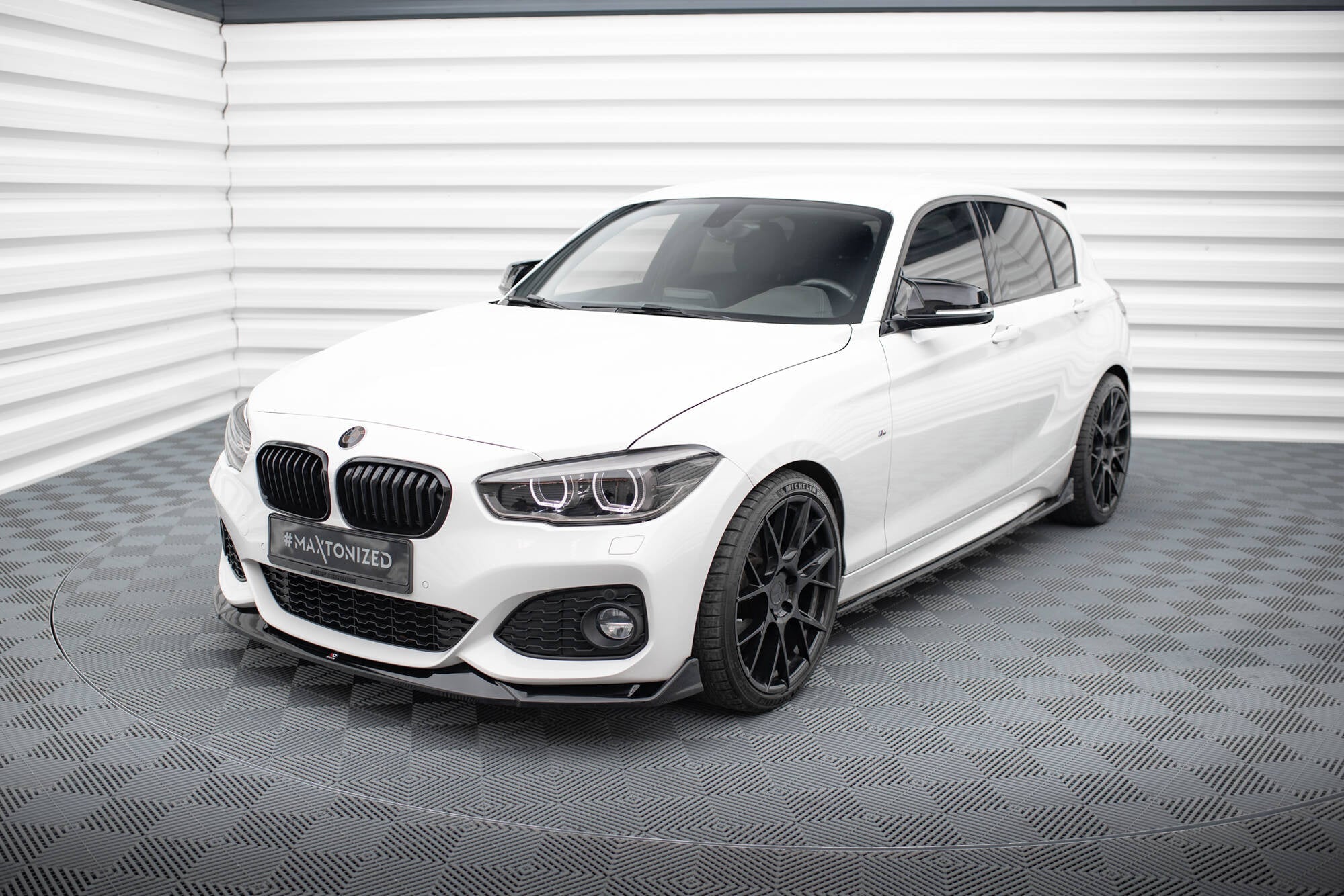 Maxton Design Splitter delantero V.4 CSL LOOK para BMW 1 M-Pack / M140i F20 Facelift - imagen 4