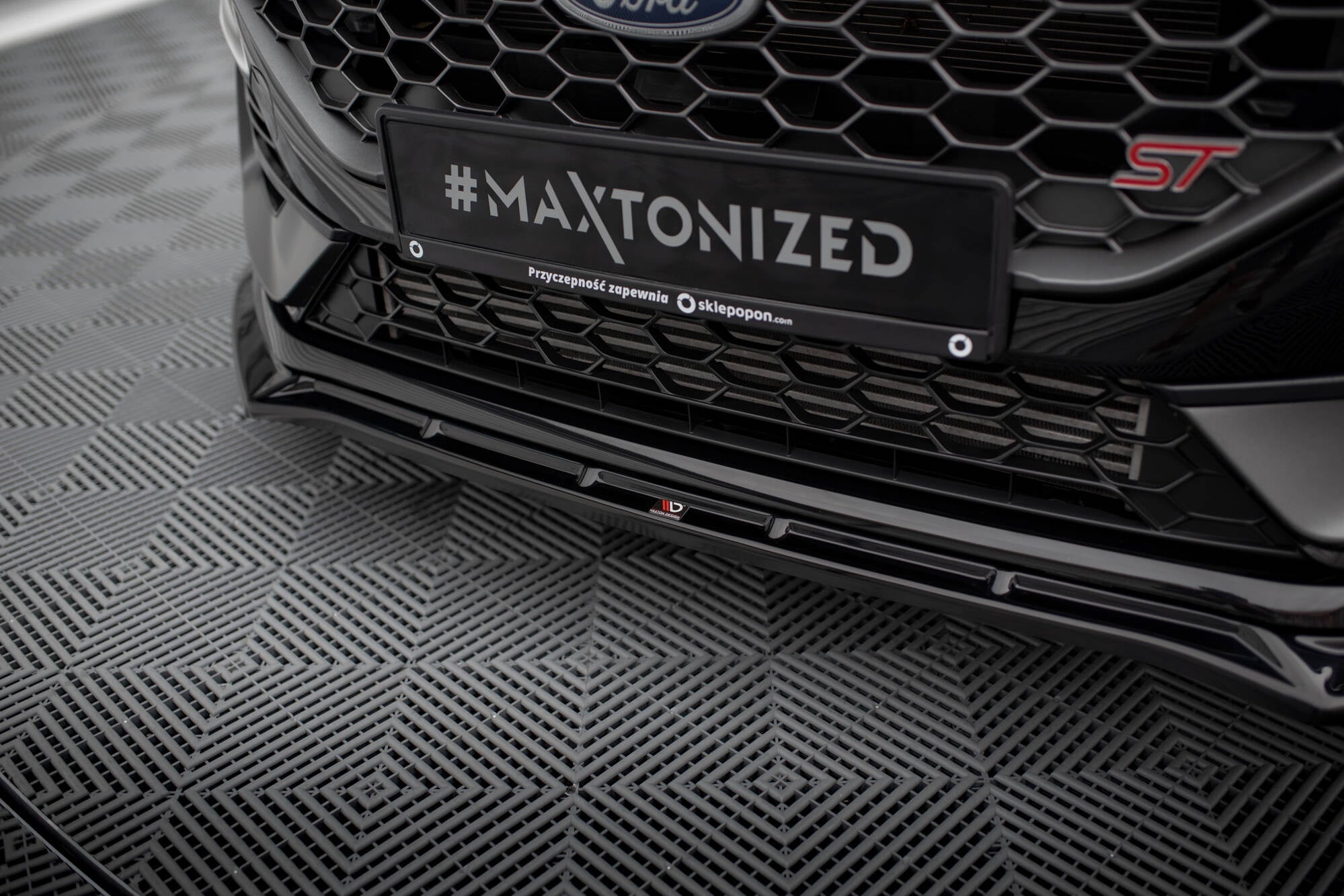 Maxton Design Splitter delantero V.4 + Flaps para Ford Fiesta ST / ST-line Mk8 Facelift - imagen 2