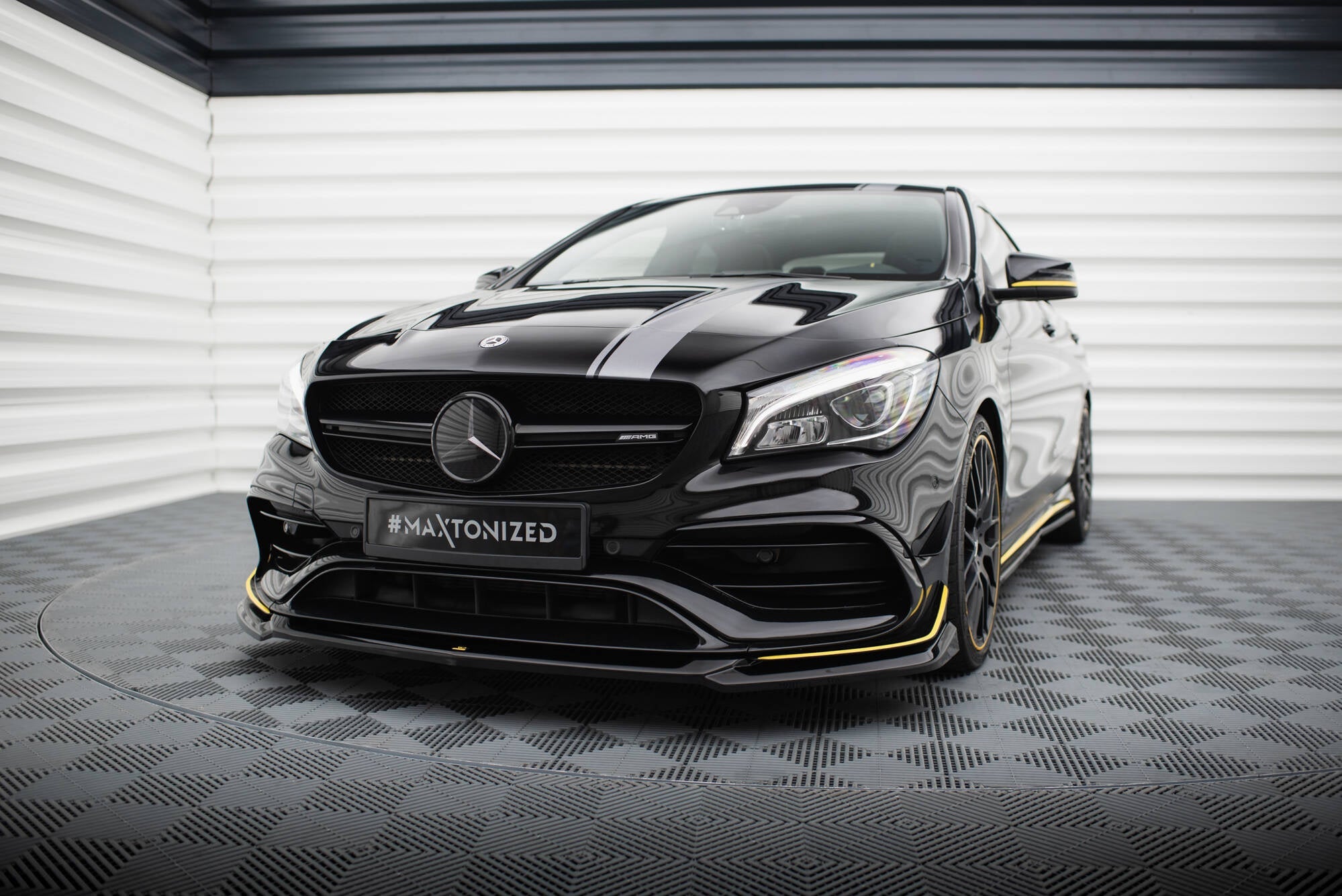 Maxton Design Splitter delantero V.4 para Mercedes-AMG CLA 45 Aero C117 Facelift - imagen 1