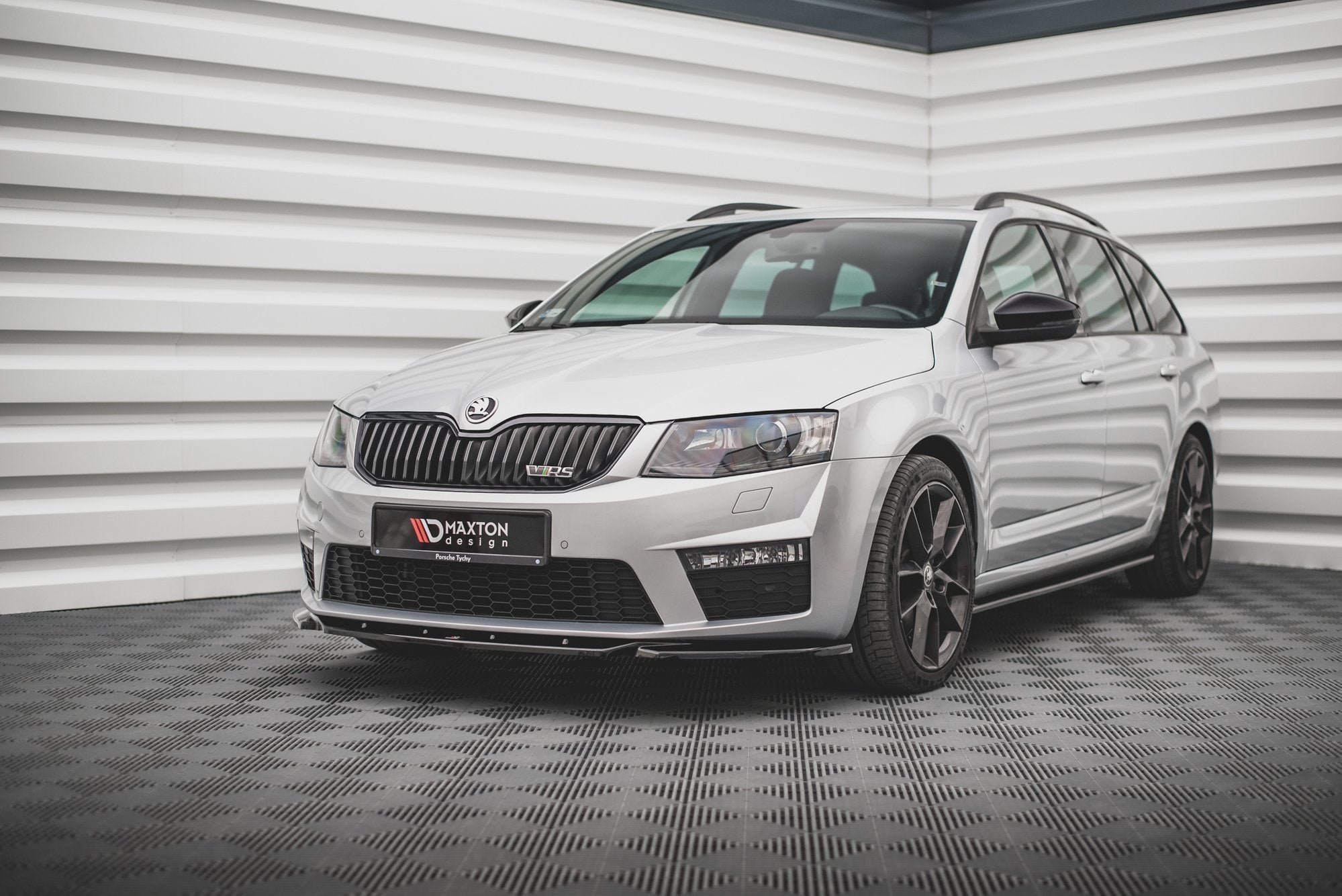 Maxton Design Splitter delantero V.4 para Skoda Octavia RS Mk3 - imagen 1
