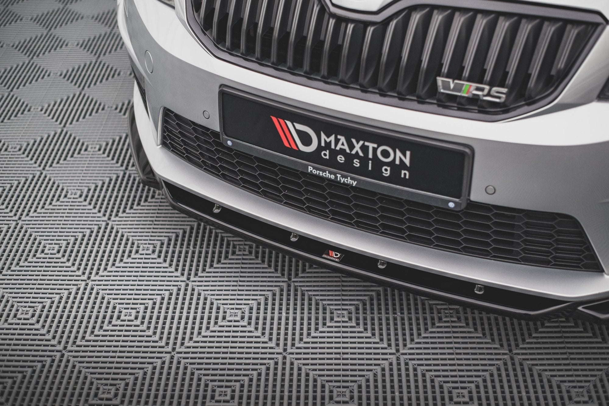 Maxton Design Splitter delantero V.4 para Skoda Octavia RS Mk3 - imagen 4