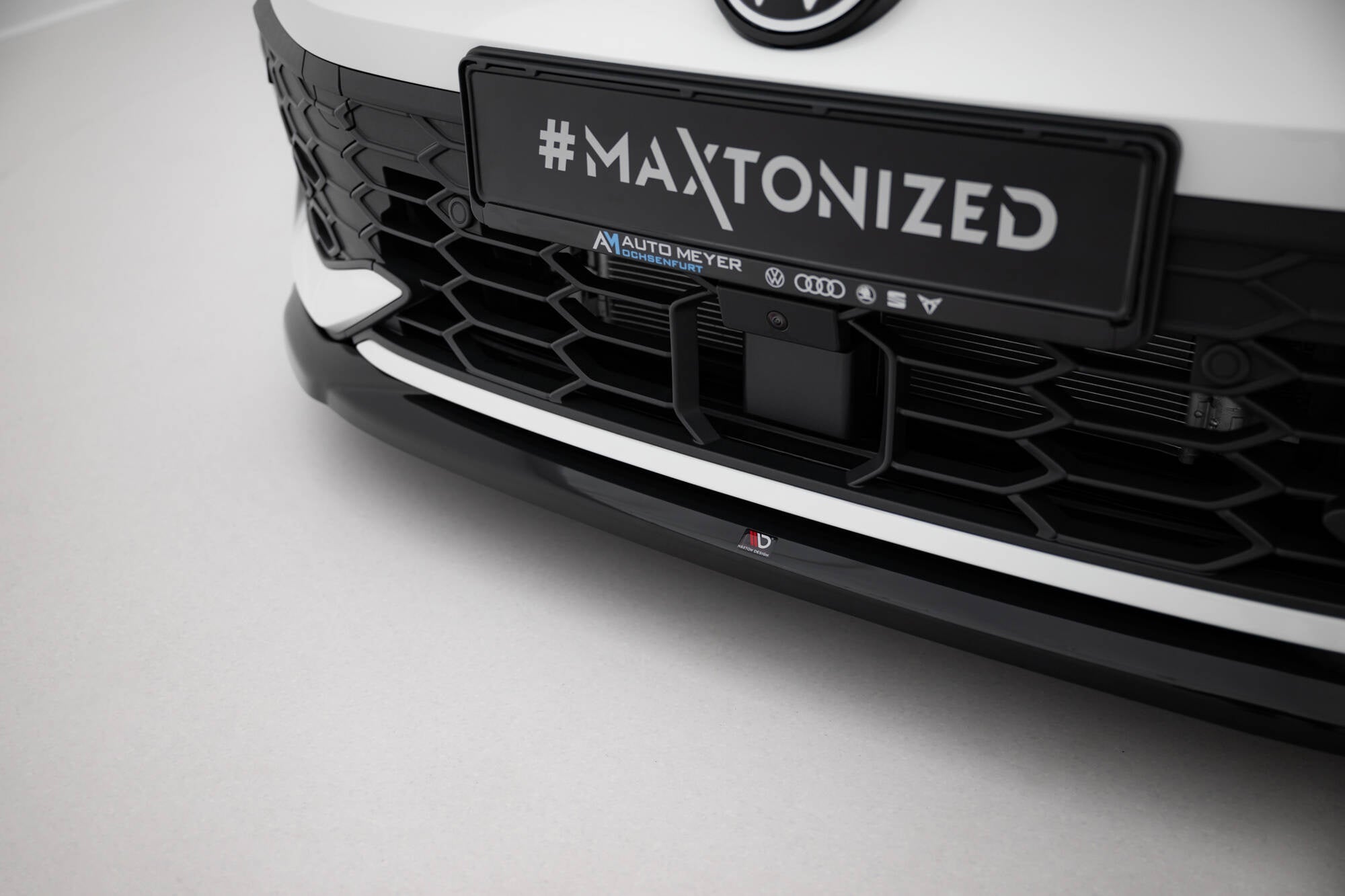 Maxton Design Splitter delantero V.4 para Volkswagen Golf GTI / GTE / R-Line Mk8 Facelift - imagen 3