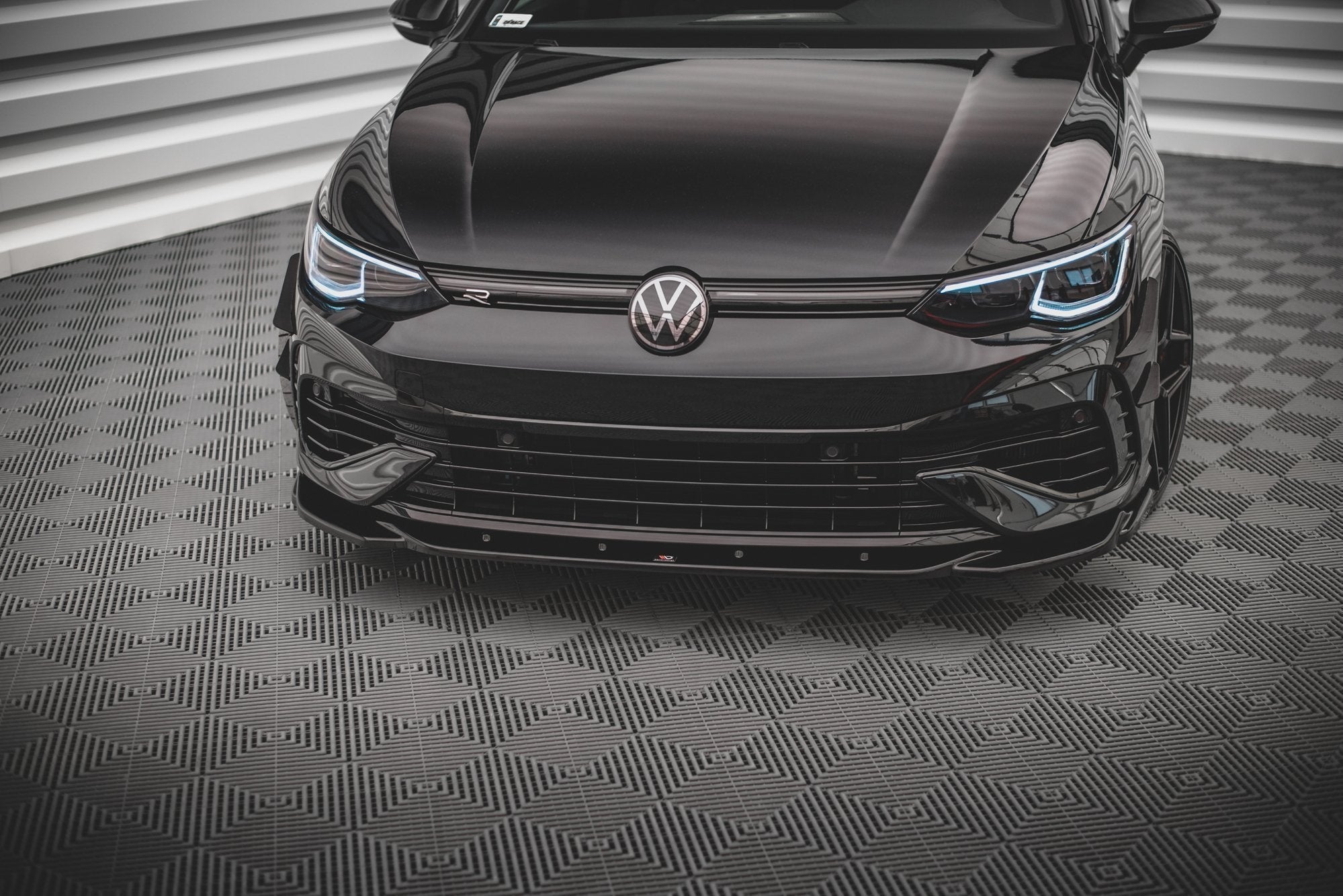 Maxton Design Splitter delantero V.4 para Volkswagen Golf R Hatchback / Variant Mk8 - imagen 2