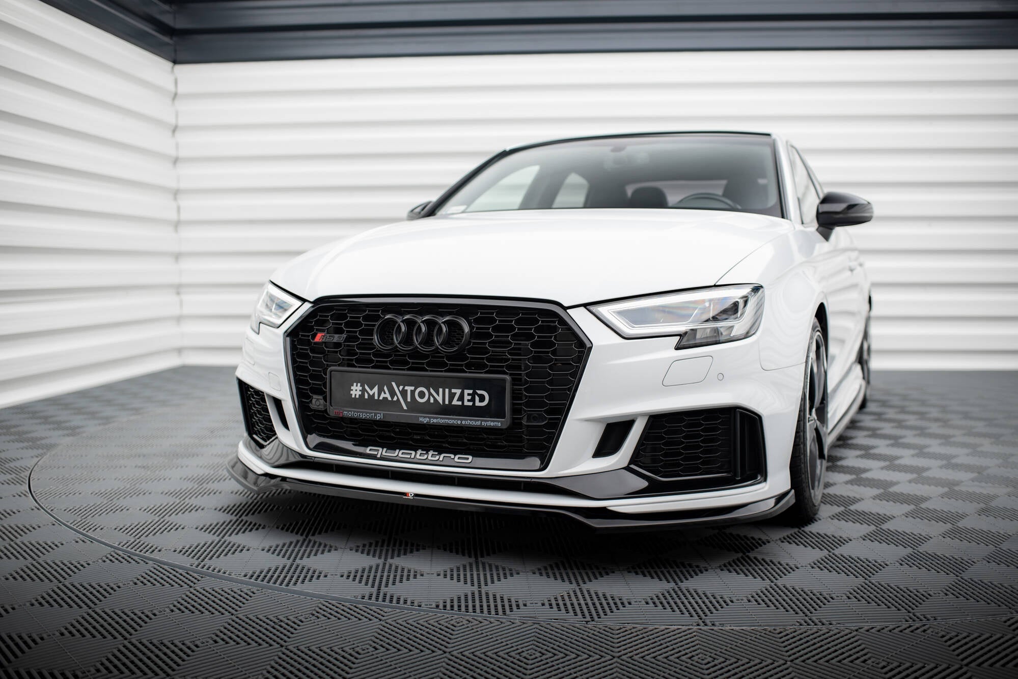 Maxton Design Splitter delantero V.5 para Audi RS3 Sedan 8V Facelift - imagen 1