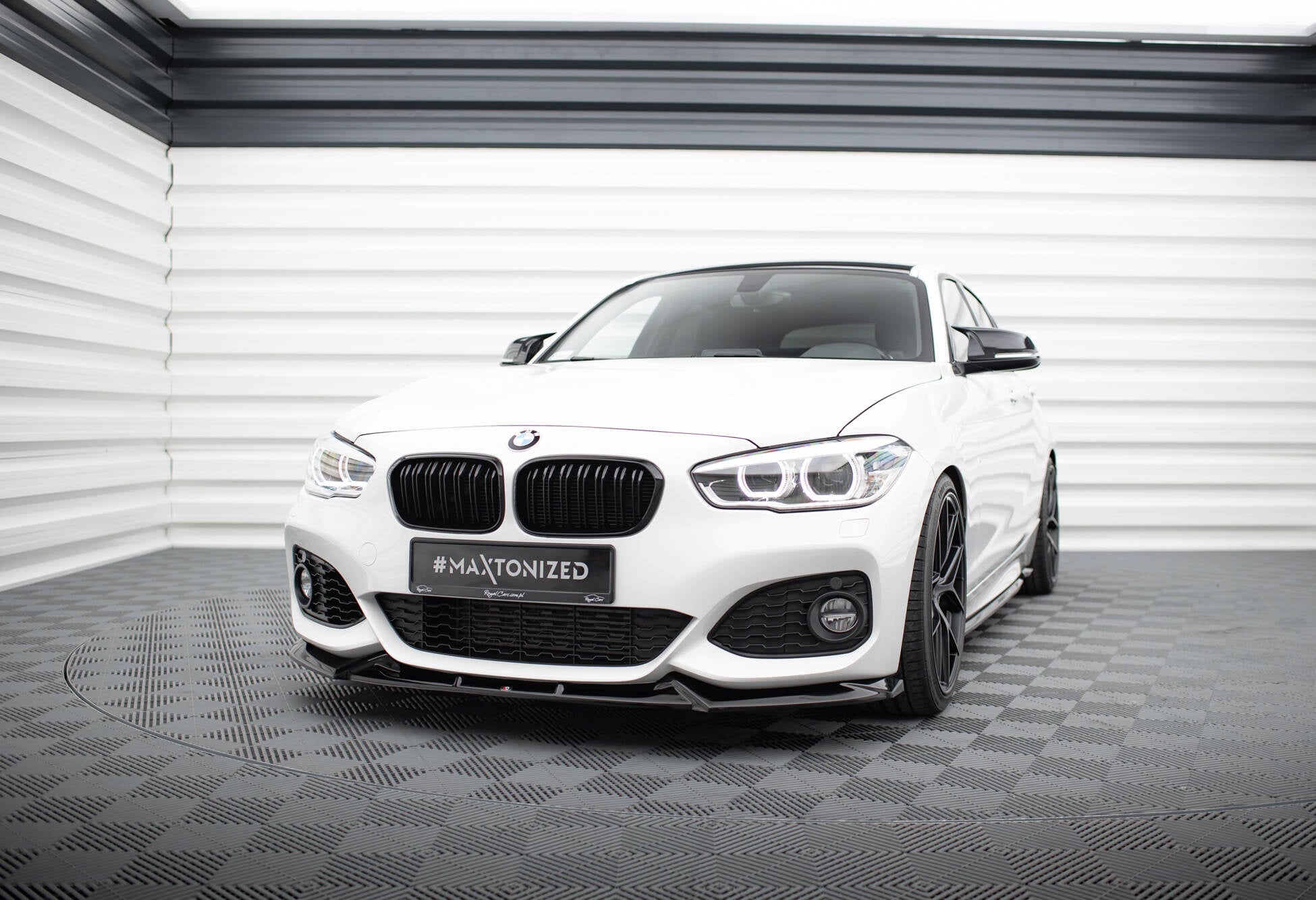 Maxton Design Splitter delantero V.5 para BMW 1 M-Pack / M140i F20 Facelift - imagen 1