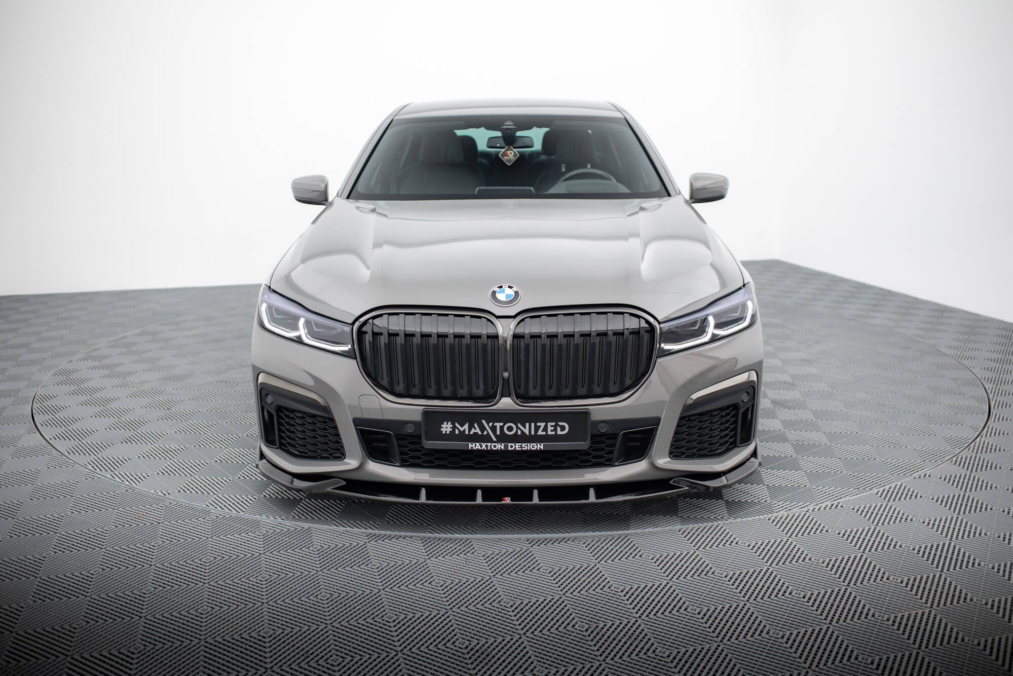 Maxton Design Splitter delantero V.5 para BMW 7 M-Pack G11 / G12 Facelift - imagen 2