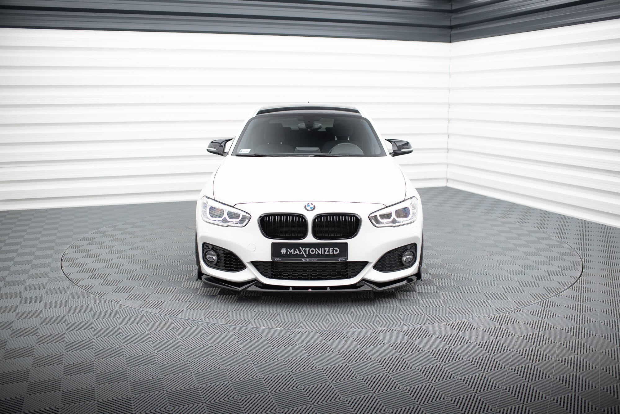 Maxton Design Splitter delantero V.5 + Flaps para BMW 1 M-Pack / M140i F20 Facelift - imagen 2