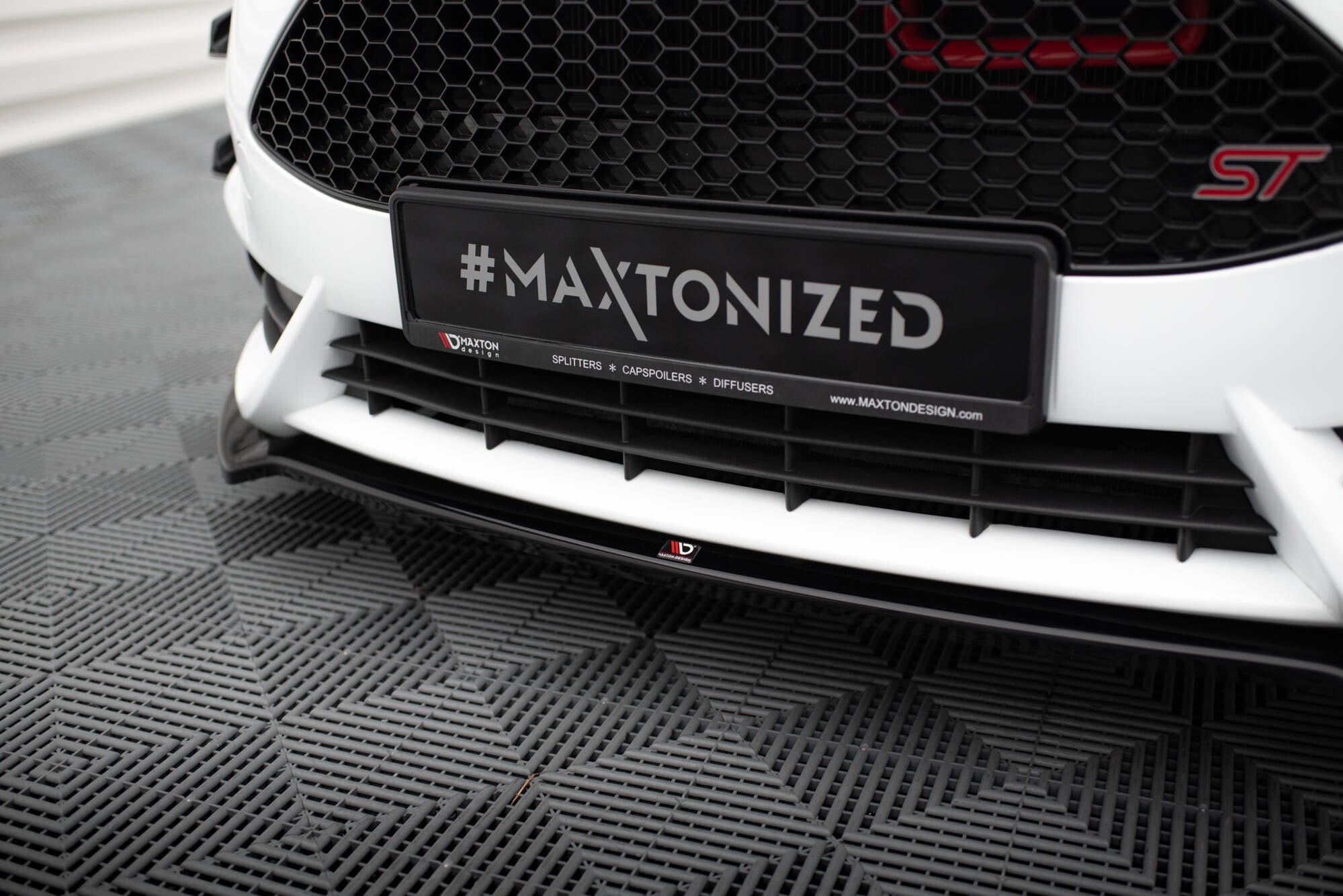 Maxton Design Splitter delantero V.5 para Ford Fiesta ST Mk7 Facelift - imagen 3