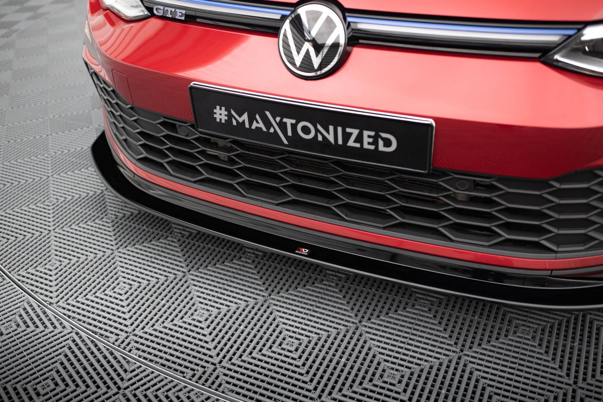 Maxton Design Splitter delantero V.5 para Volkswagen Golf GTI / GTE / GTD / R-Line Mk8 - imagen 3