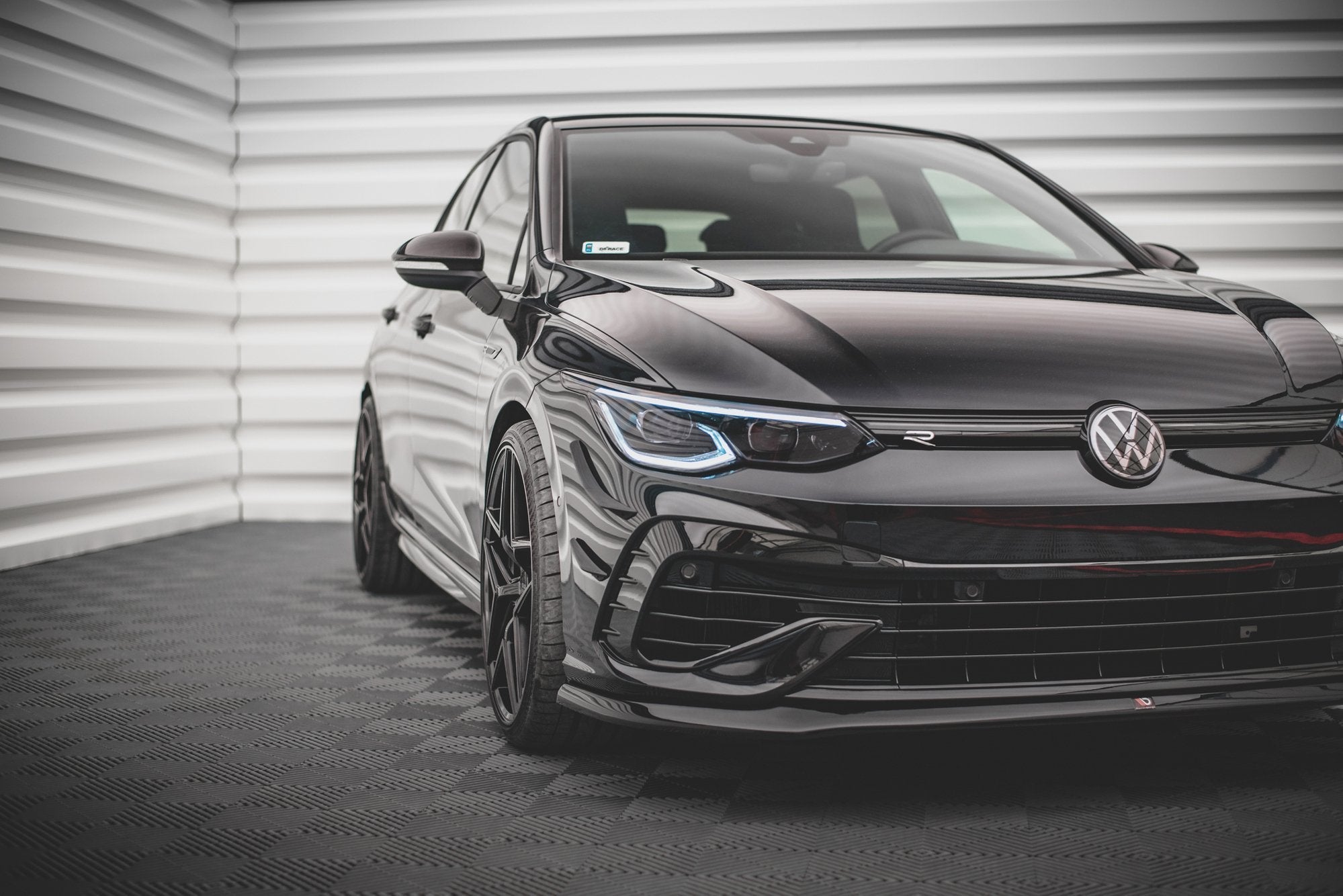 Maxton Design Splitter delantero V.5 para Volkswagen Golf R Hatchback / Variant Mk8 - imagen 3