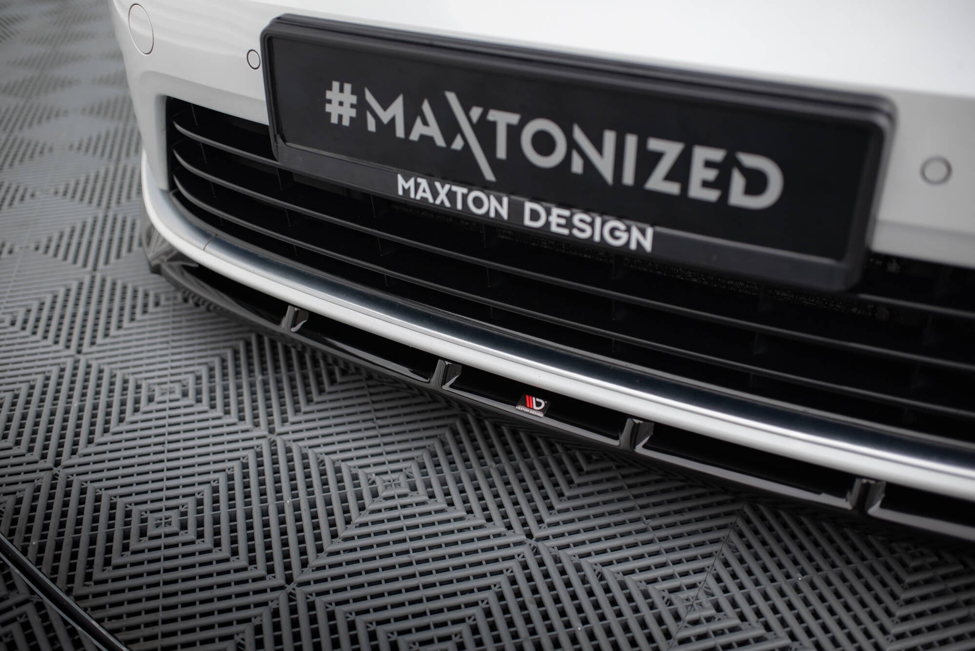 Maxton Design Splitter delantero V.5 para Volkswagen Golf R / R-Line Mk7 - imagen 3