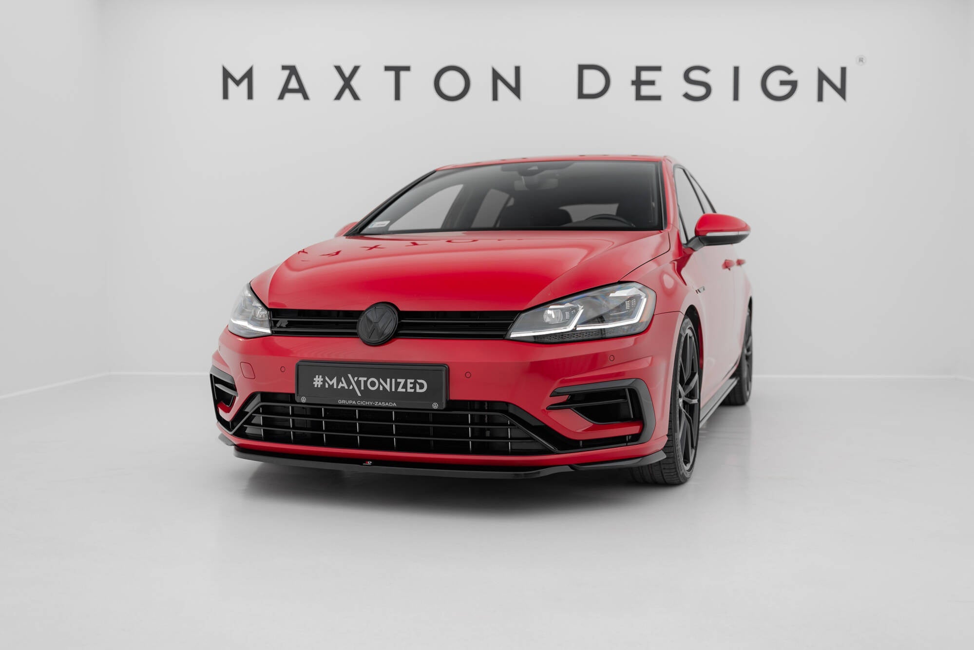 Maxton Design Splitter delantero V.5 para Volkswagen Golf R / R-Line Mk7 Facelift - imagen 1