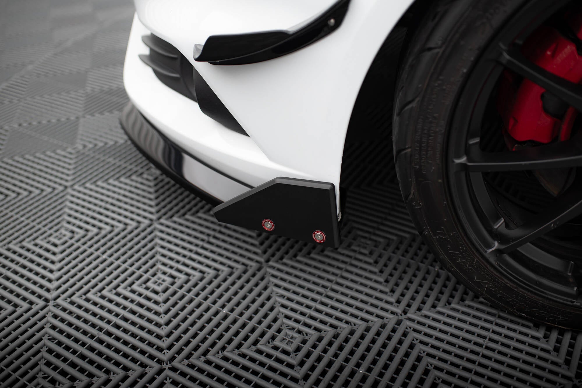 Maxton Design Splitter delantero V.6 + Flaps para Ford Fiesta ST Mk7 Facelift - imagen 5
