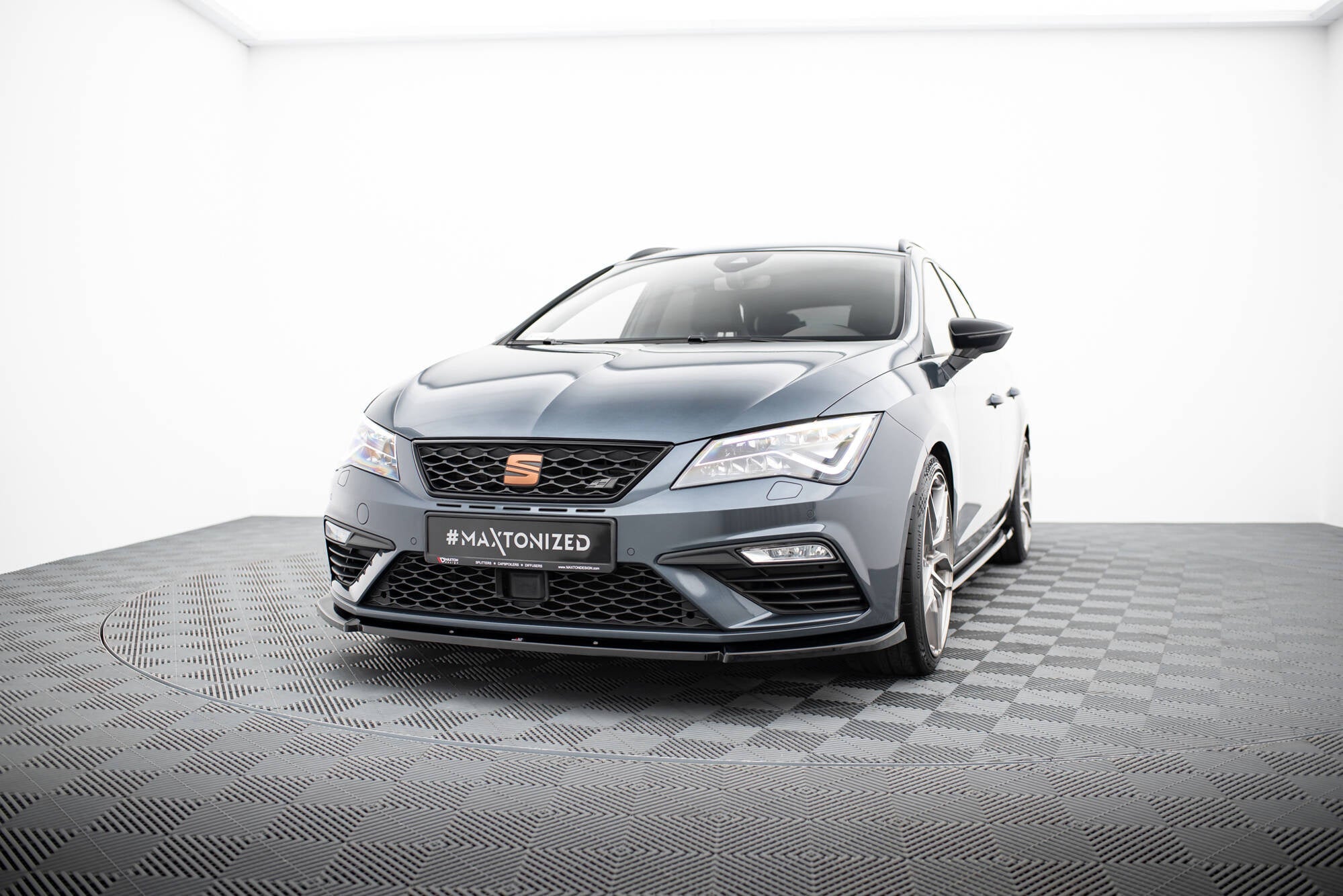 Maxton Design Splitter delantero V.6 para Seat Leon Cupra / FR Mk3 Facelift - imagen 1