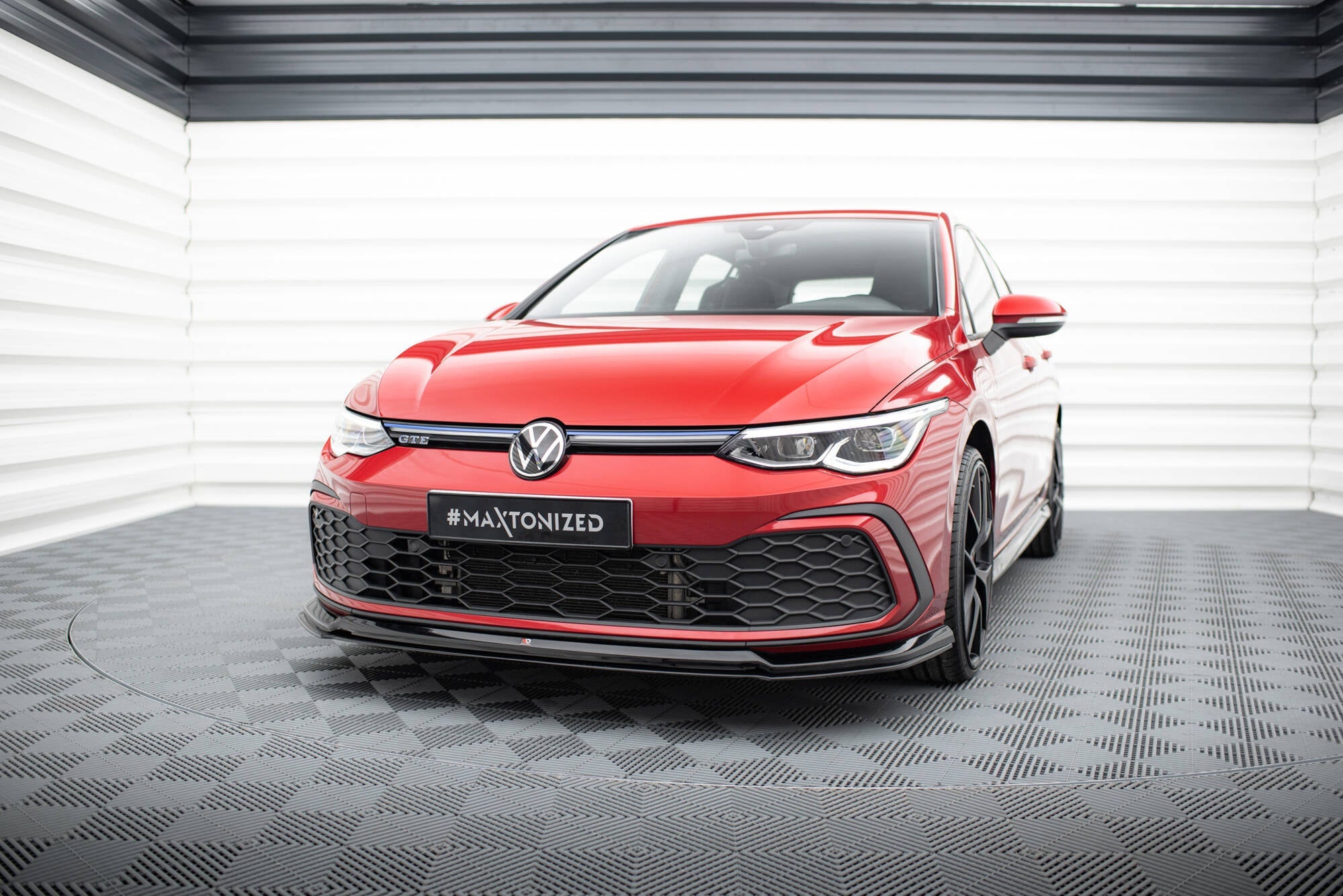 Maxton Design Splitter delantero V.6 para Volkswagen Golf GTI / GTE / GTD / R-Line Mk8 - imagen 1