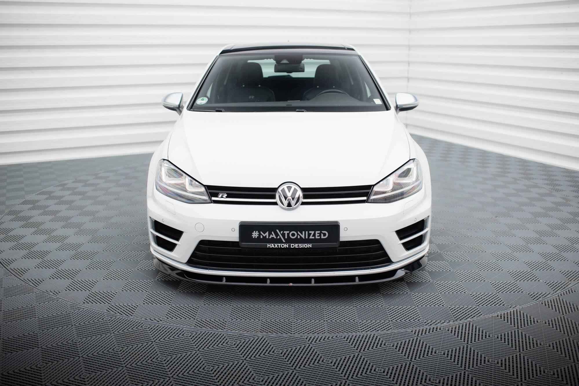 Maxton Design Splitter delantero V.6 para Volkswagen Golf R / R-Line Mk7 - imagen 2
