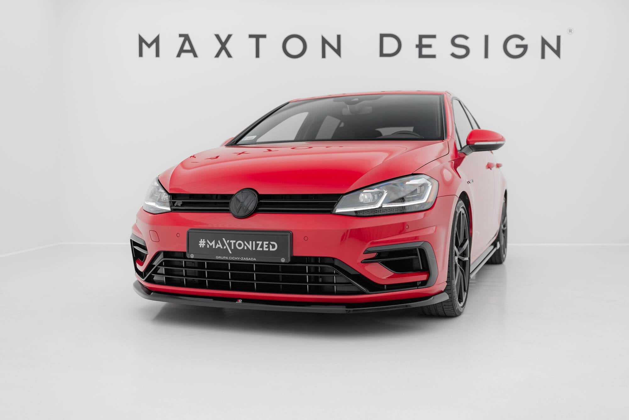 Maxton Design Splitter delantero V.6 para Volkswagen Golf R / R-Line Mk7 Facelift - imagen 1