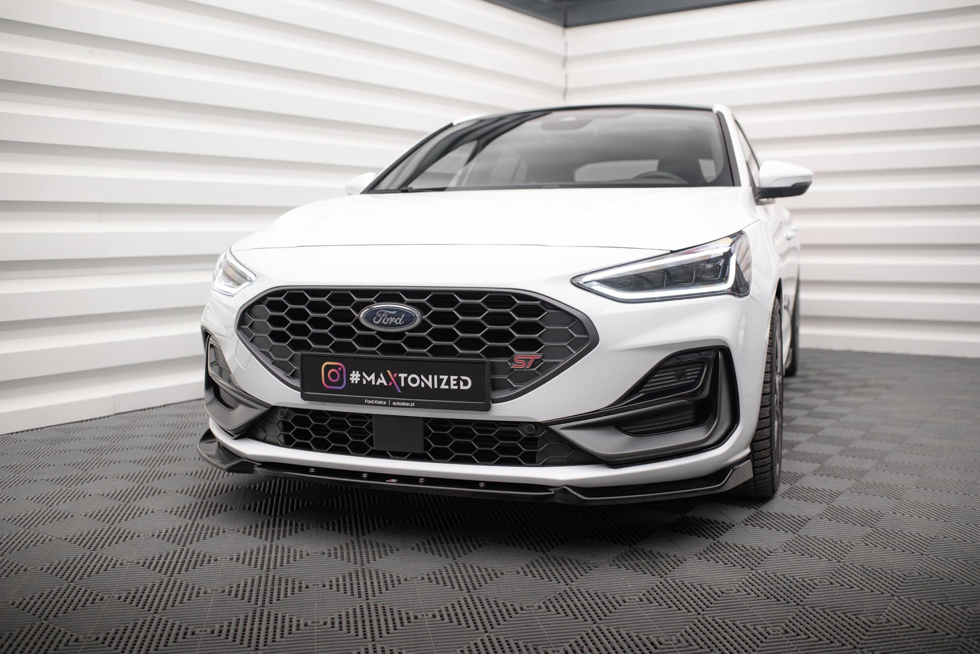 Maxton Design Splitter delantero V.7 para Ford Focus ST / ST-Line Mk4 Facelift - imagen 1