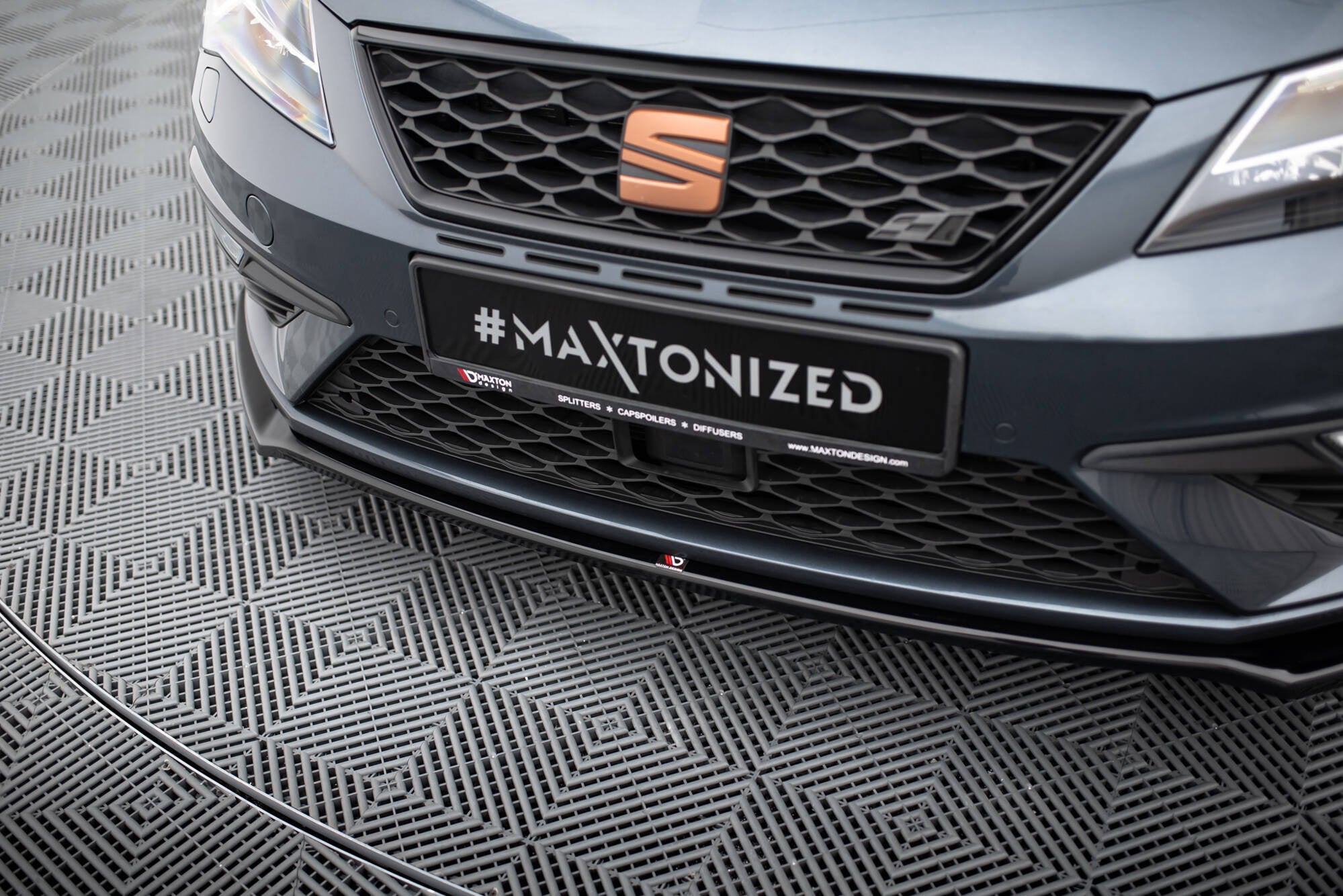 Maxton Design Splitter delantero V.7 para Seat Leon Cupra / FR Mk3 Facelift - imagen 3