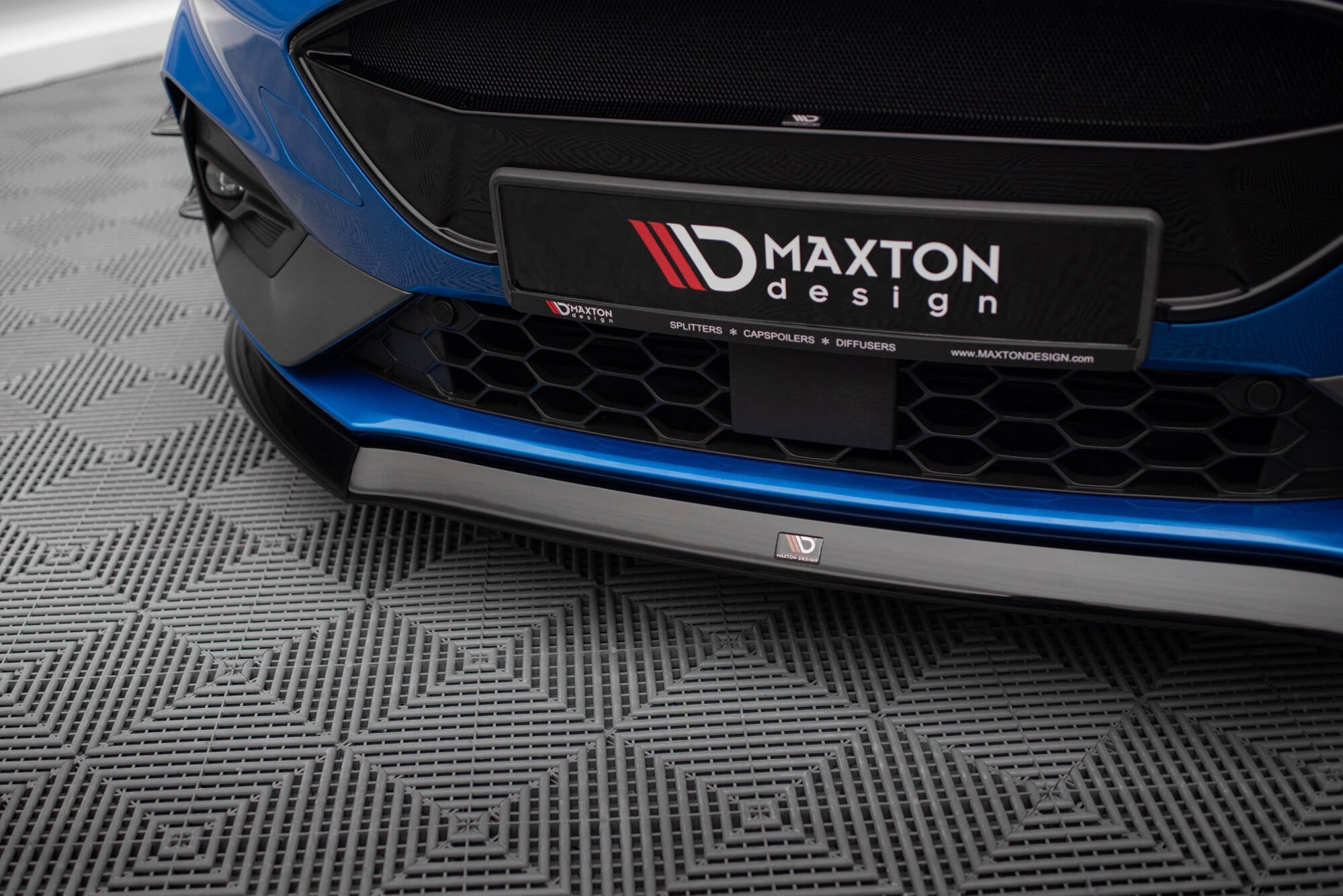 Maxton Design Splitter delantero V.8 para Ford Focus ST / ST-Line Mk4 - imagen 3