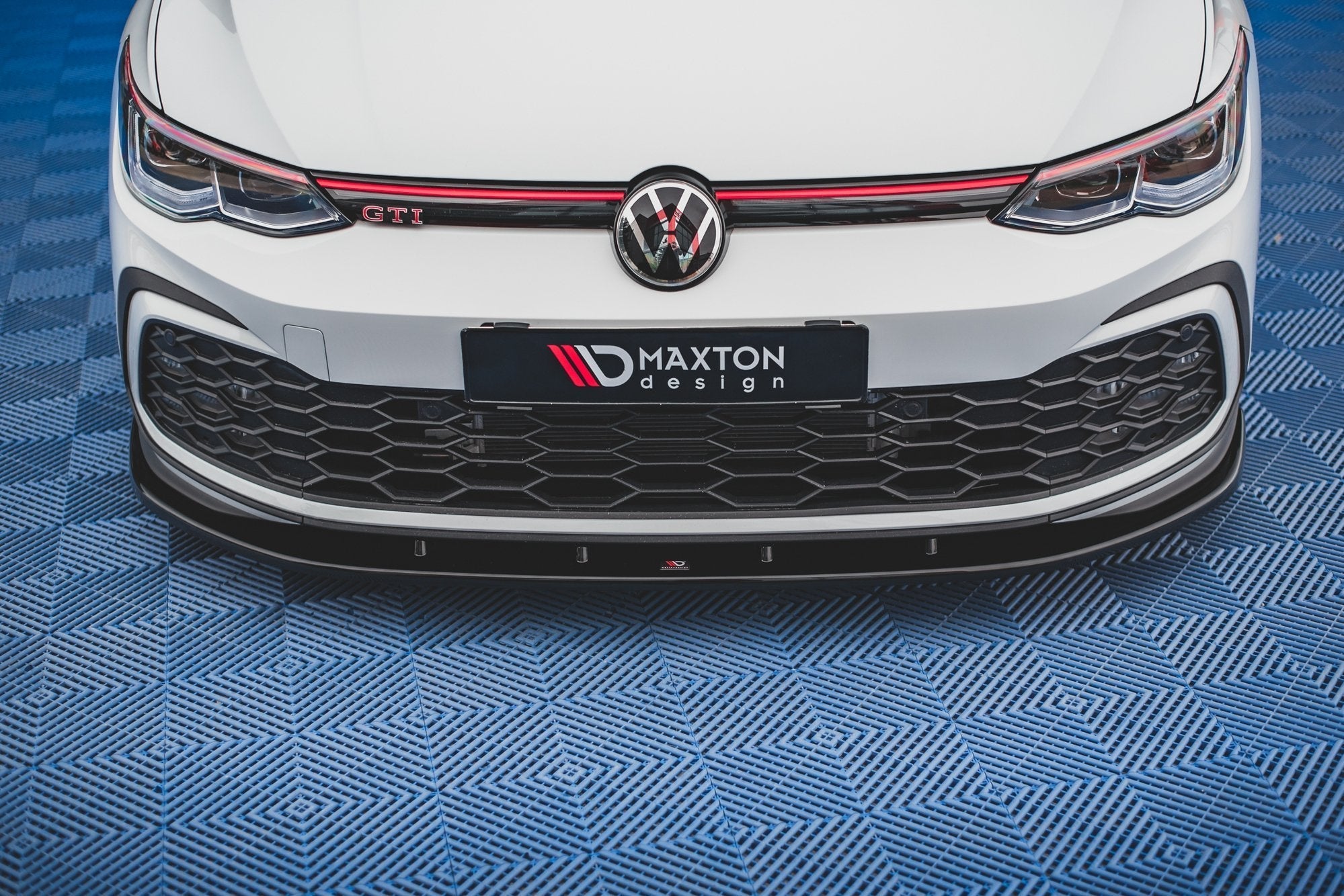 Maxton Design Splitter delantero para Volkswagen Golf GTI / GTE / GTD / R-Line Mk8 - imagen 3
