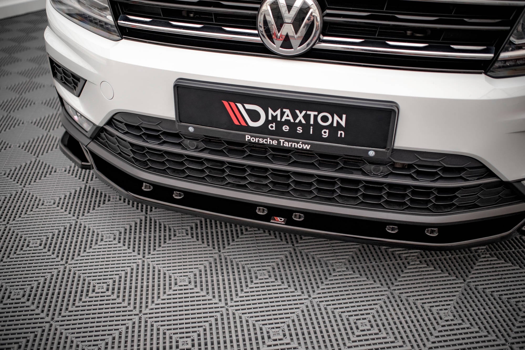 Maxton Design Splitter delantero para Volkswagen Tiguan Mk2 - imagen 3