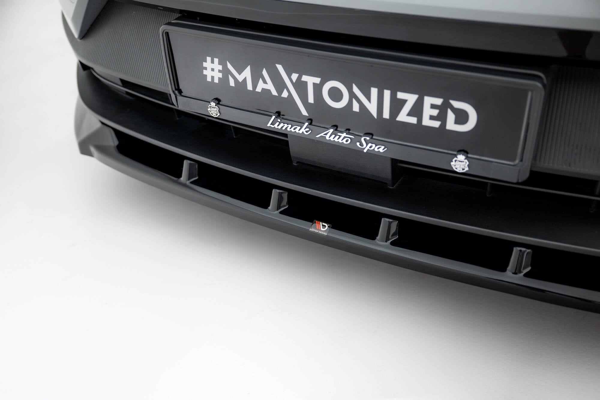 Maxton Design Splitter delantero para Volvo EX30 Mk1 - imagen 3