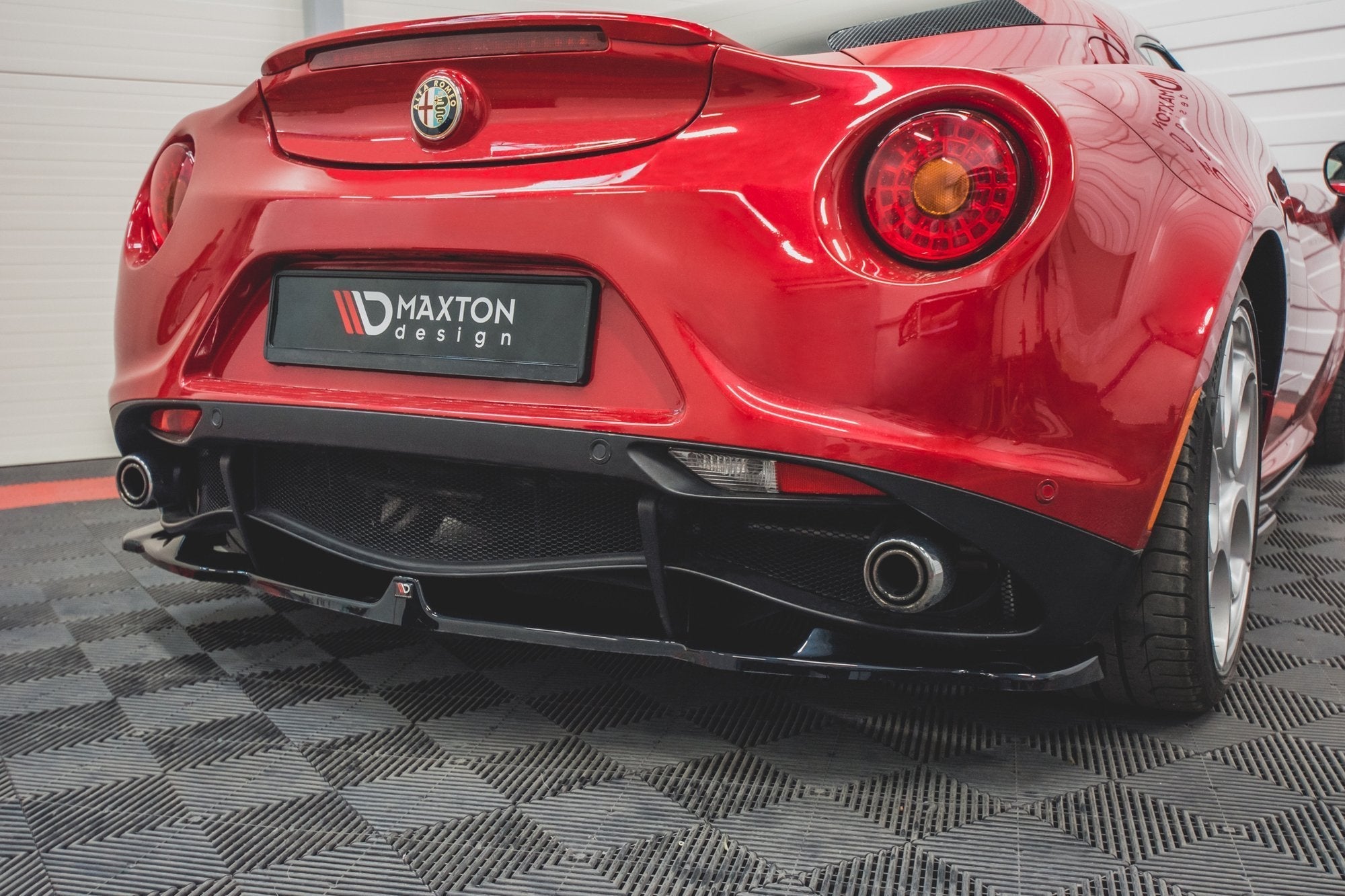 Maxton Design Splitter trasero para Alfa Romeo 4C - imagen 3