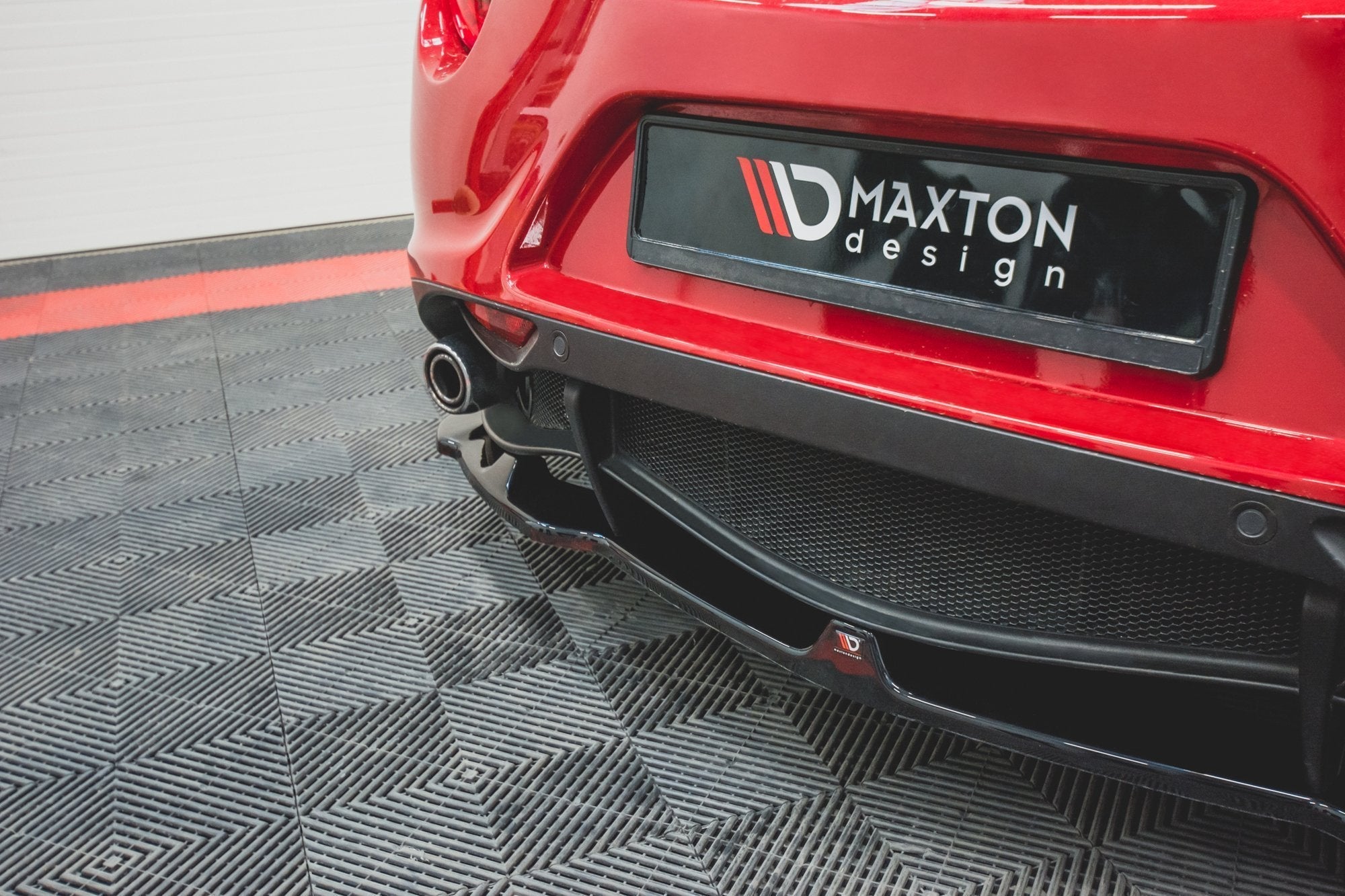 Maxton Design Splitter trasero para Alfa Romeo 4C - imagen 4