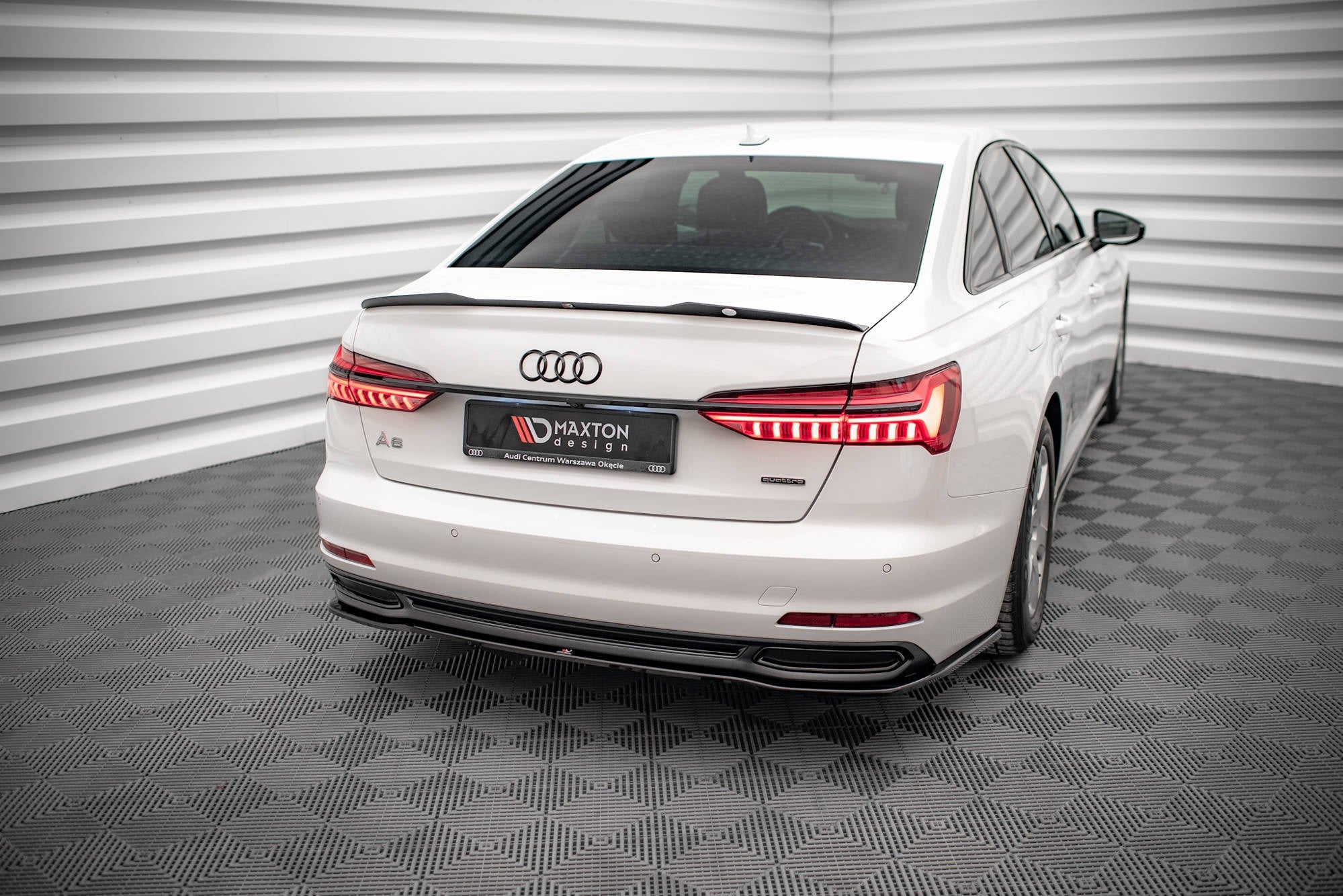 Maxton Design Splitter trasero para Audi A6 C8 - imagen 1
