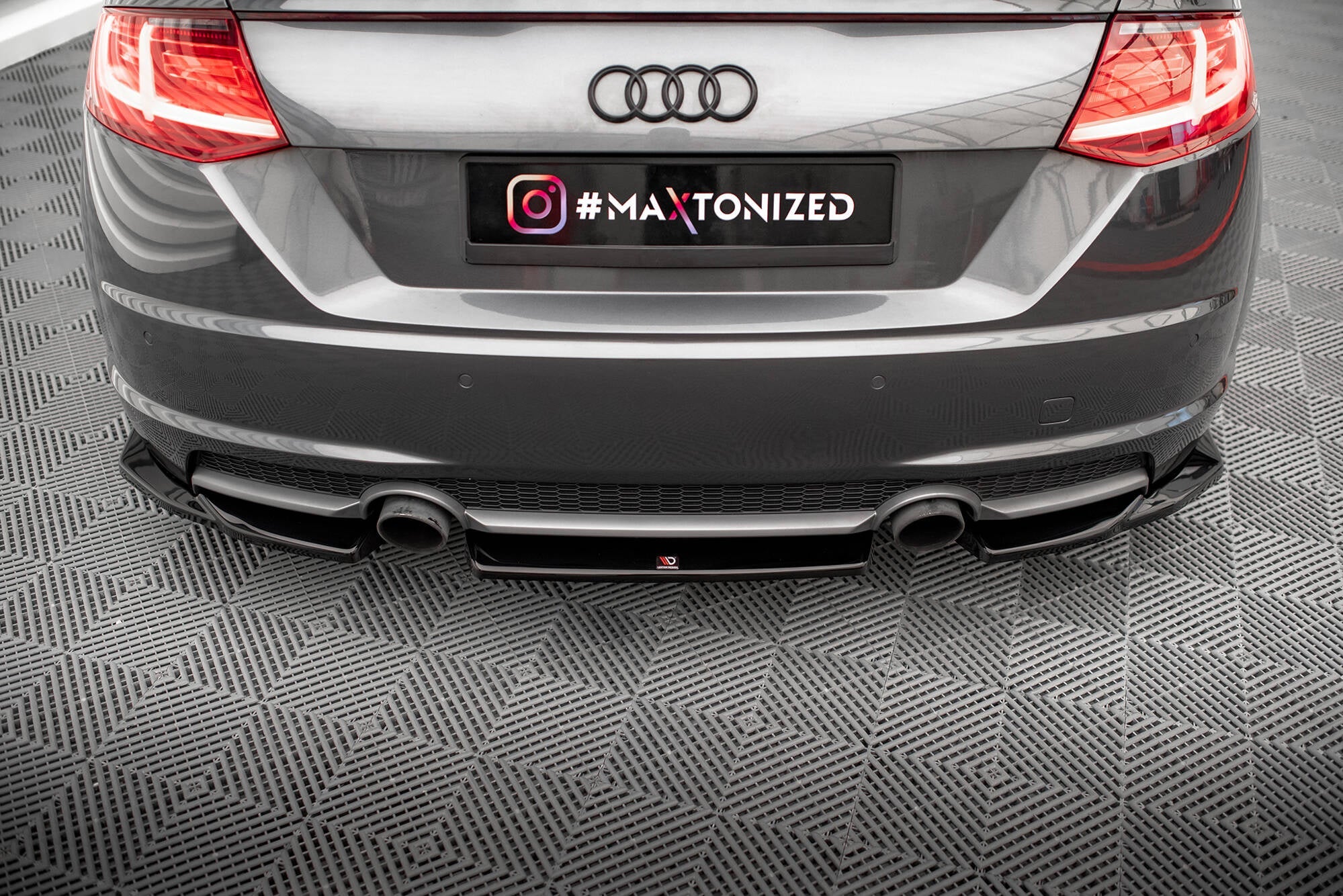 Maxton Design Splitter trasero para Audi TT S-Line 8S - imagen 3
