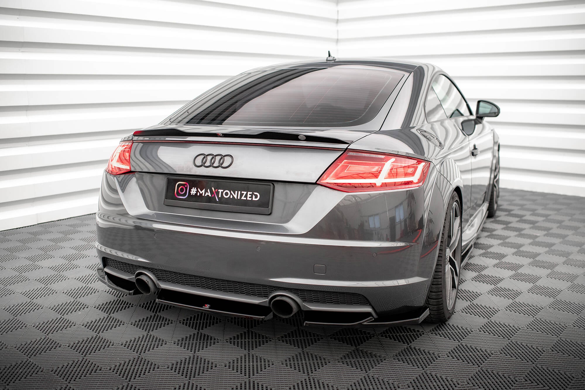 Maxton Design Splitter trasero para Audi TT S-Line 8S - imagen 1