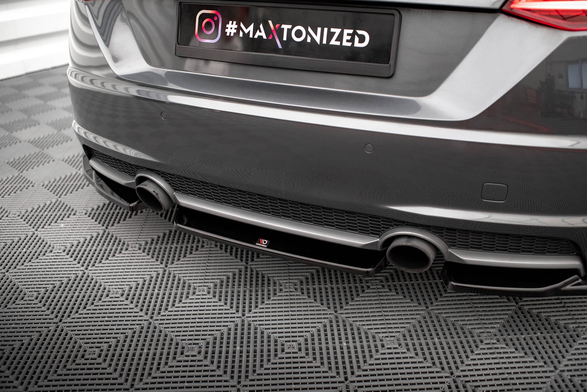 Maxton Design Splitter trasero para Audi TT S-Line 8S - imagen 4