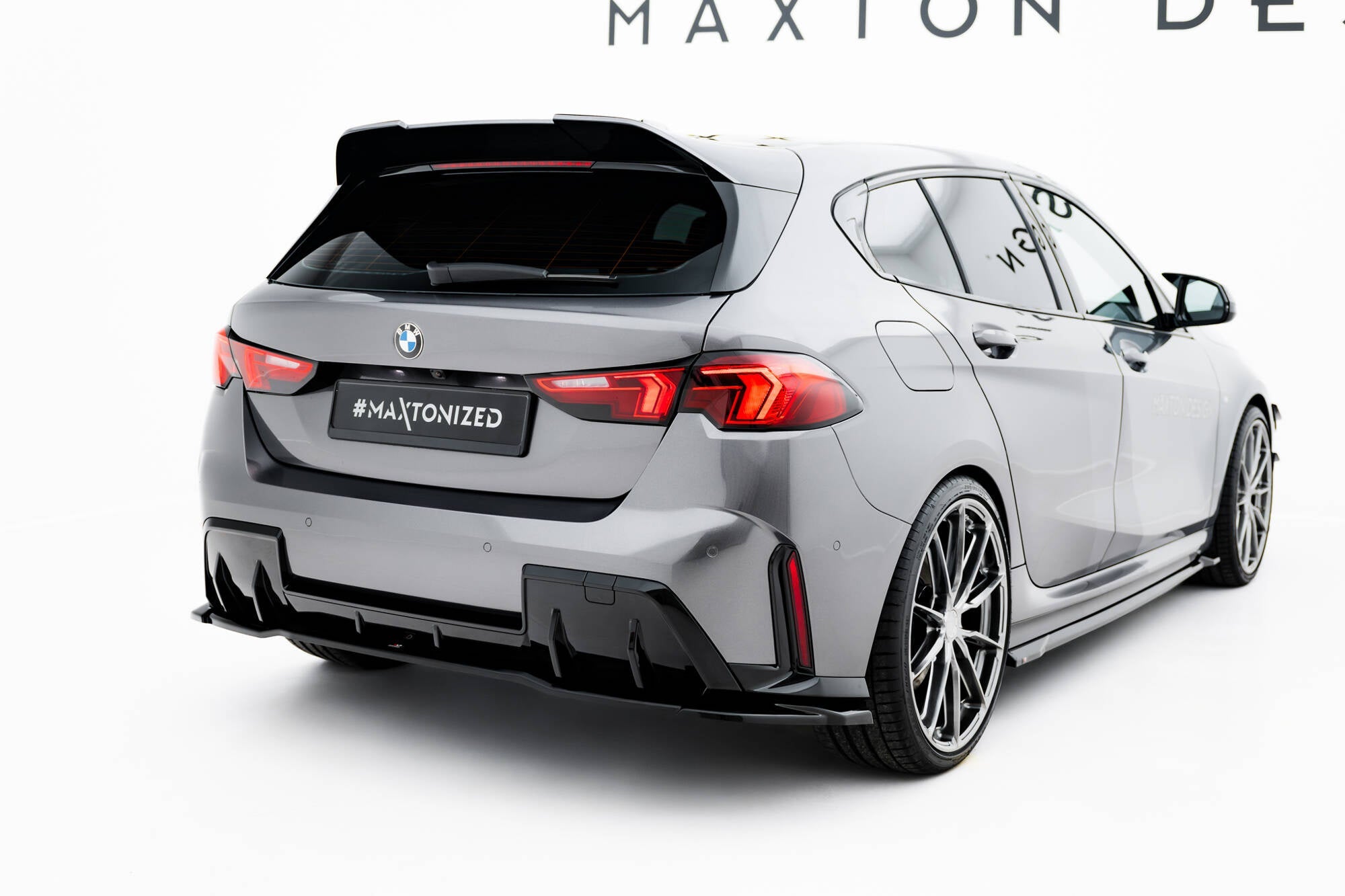 Maxton Design Splitter trasero para BMW 1 M-Pack F70 - imagen 1