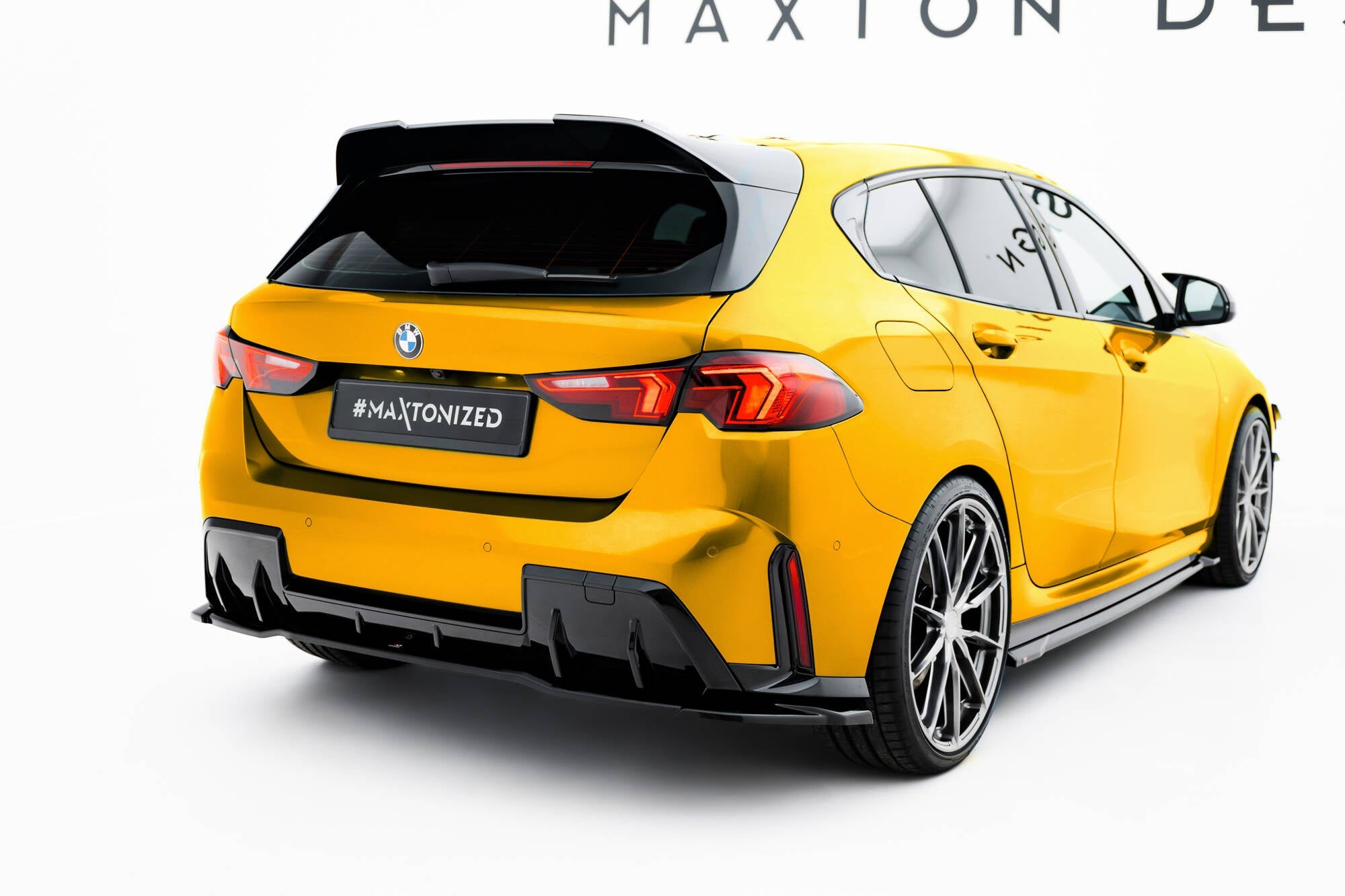 Maxton Design Splitter trasero para BMW 1 M-Pack F70 - imagen 1