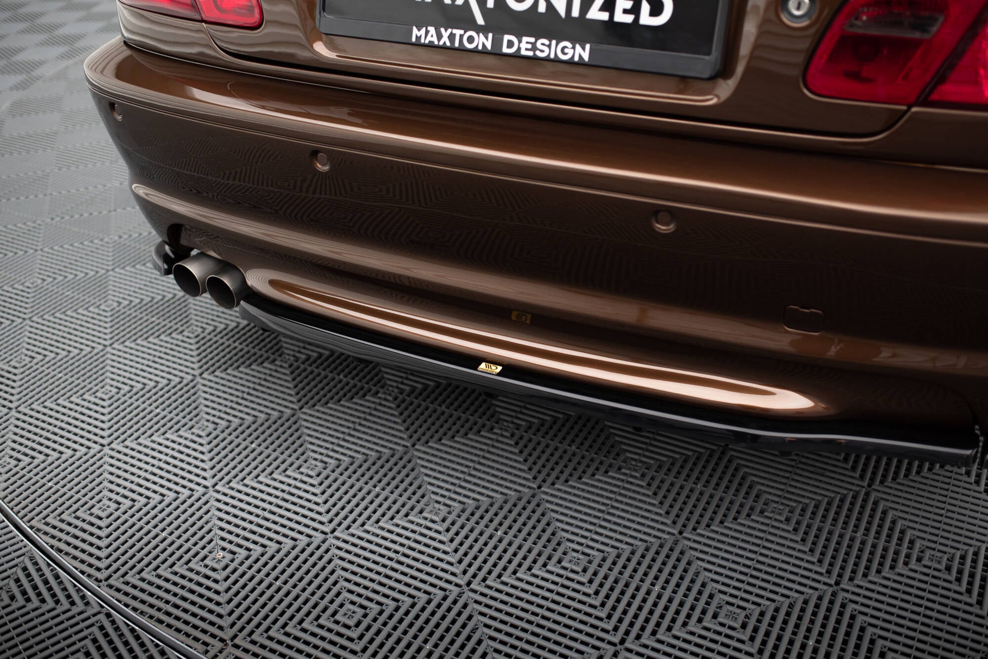 Maxton Design Splitter trasero para BMW 3 E46 MPACK Coupe (with vertical bars) - imagen 3