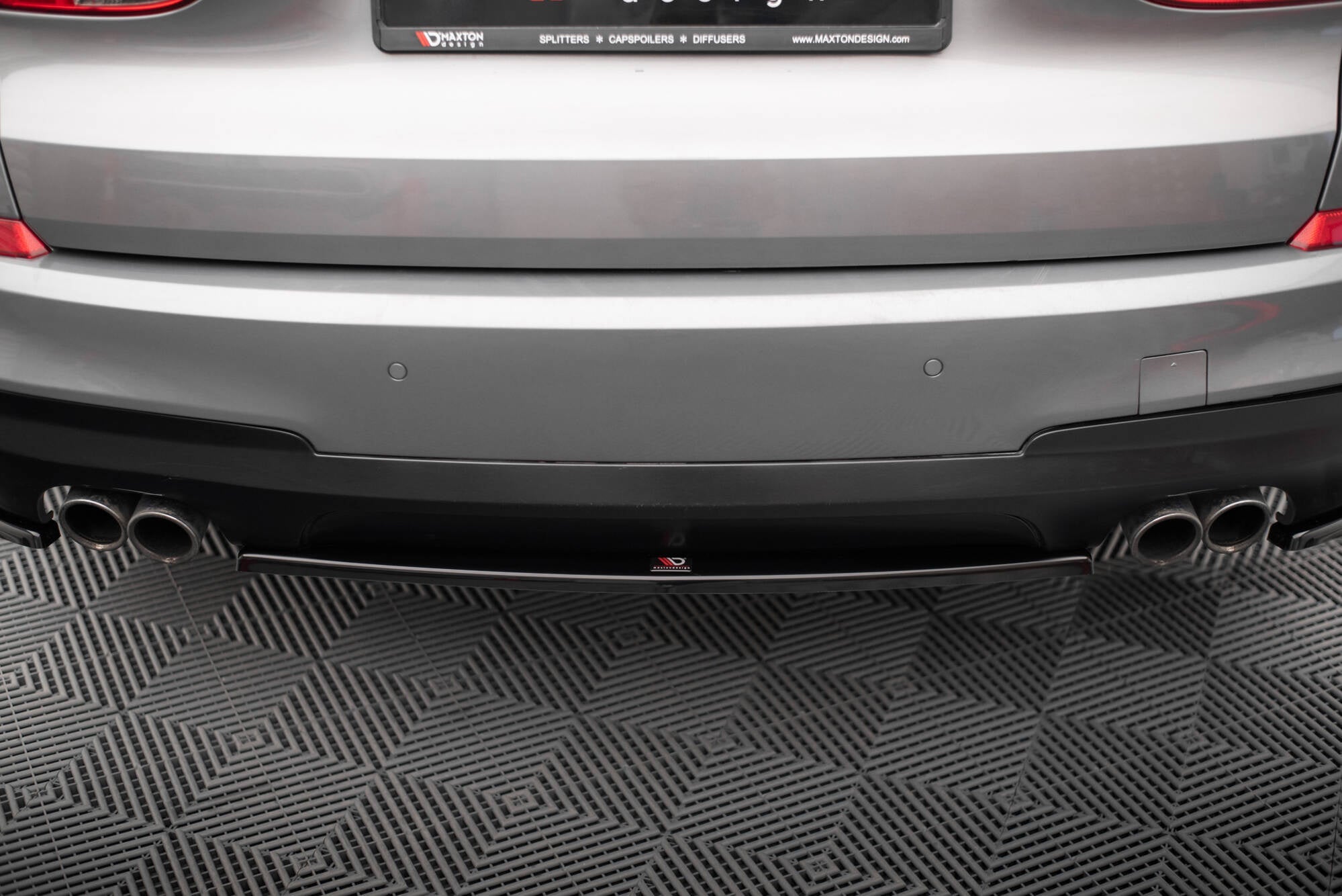 Maxton Design Splitter trasero para BMW 5 GT M-Pack F07 - imagen 2