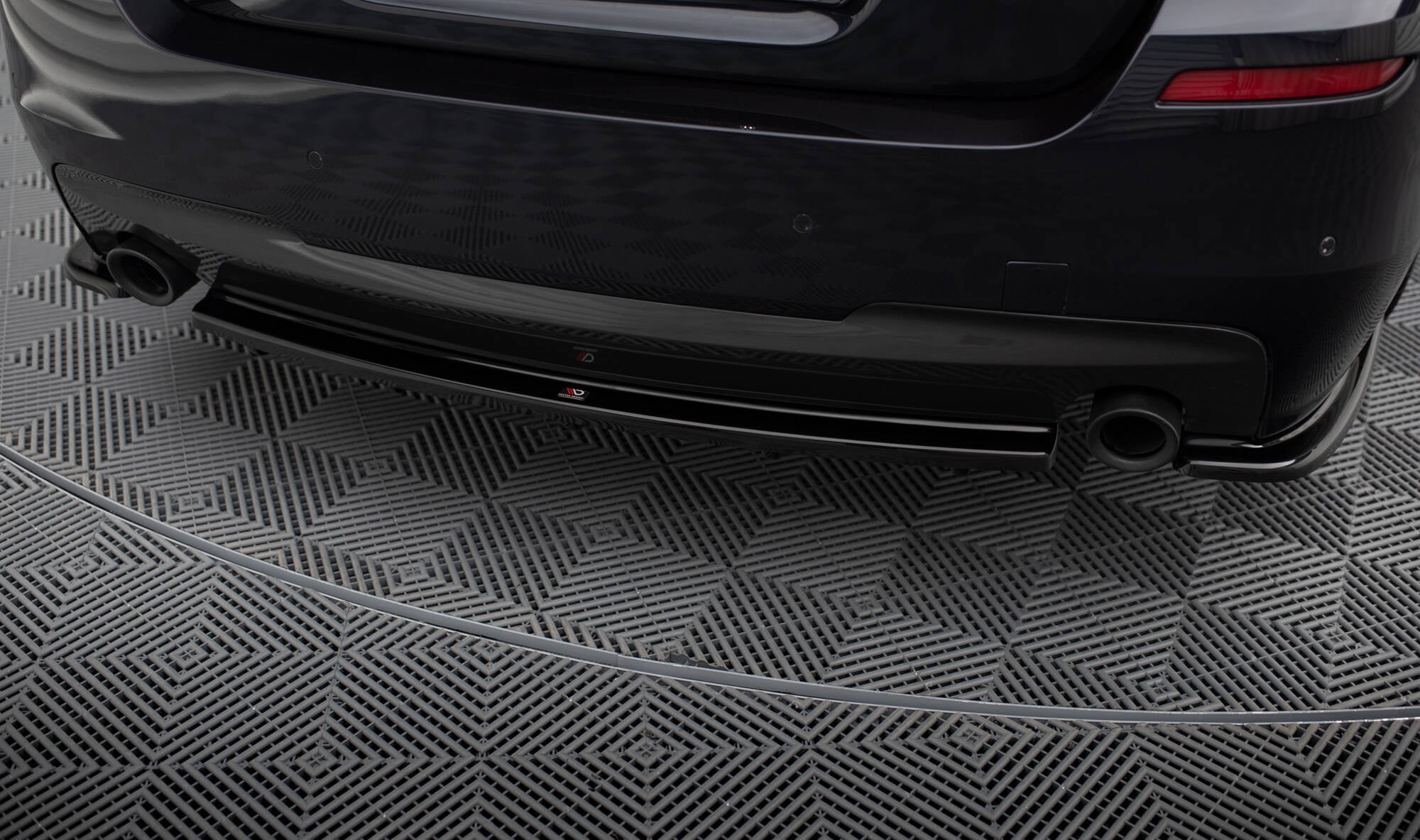 Maxton Design Splitter trasero para BMW 5 M-Pack Sedan/Touring F10/F11 (para two single Exhaust ends) - imagen 3