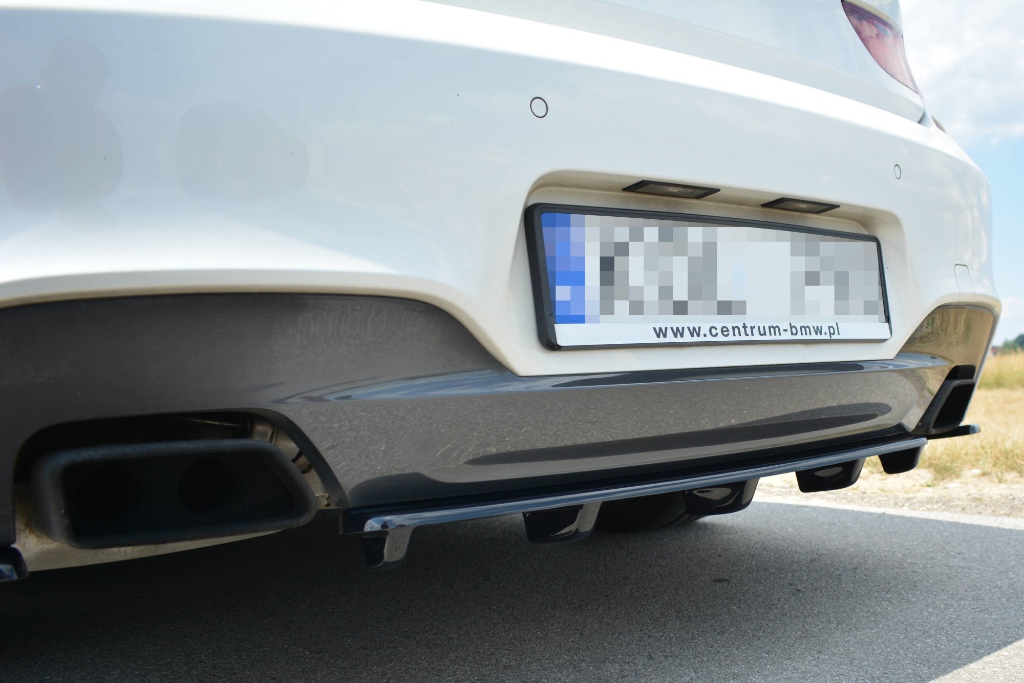 Maxton Design Splitter trasero para BMW 6 Gran Coupé MPACK (with a vertical bar) - imagen 1