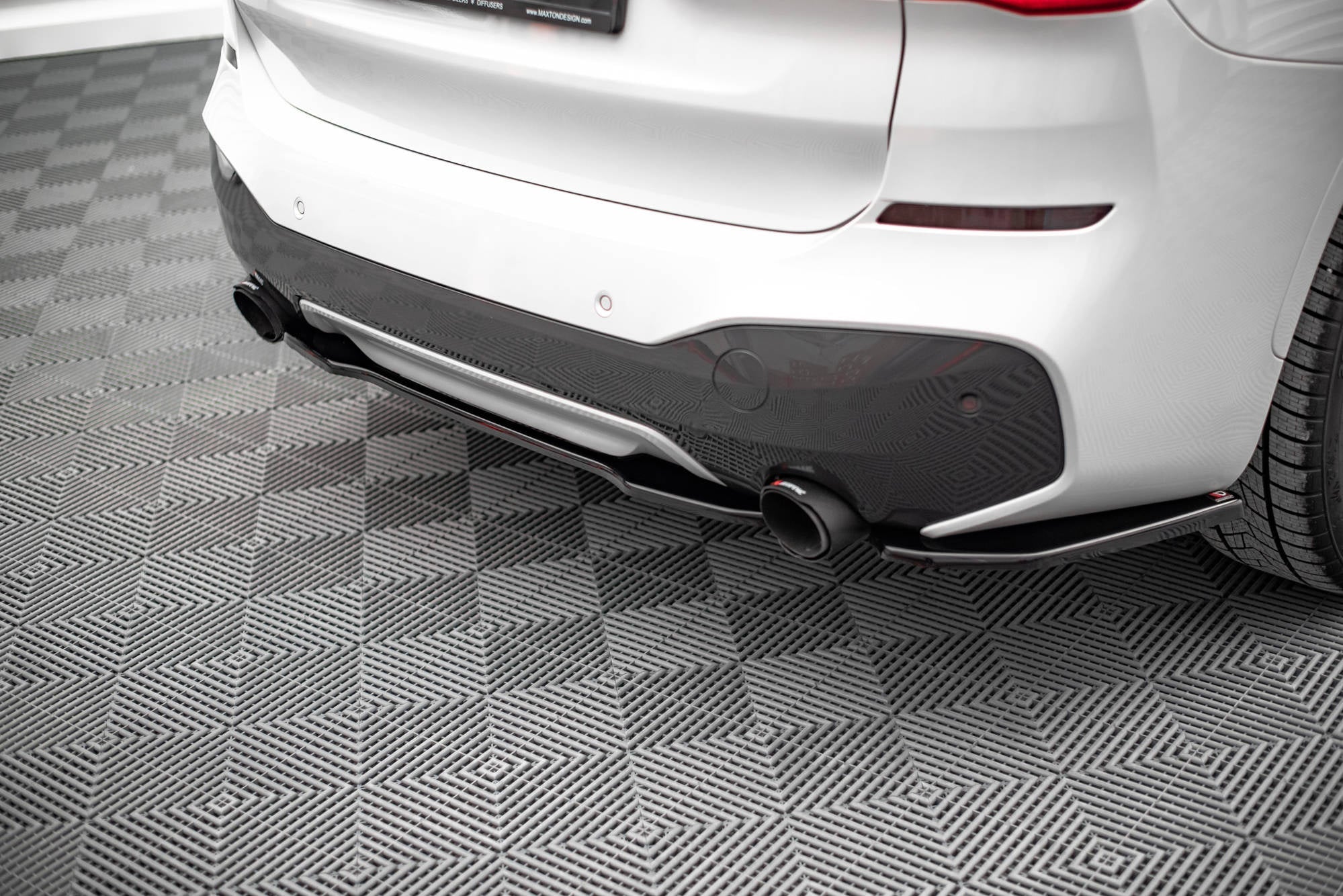Maxton Design Splitter trasero para BMW X1 M-Pack F48 / F48 Facelift - imagen 3