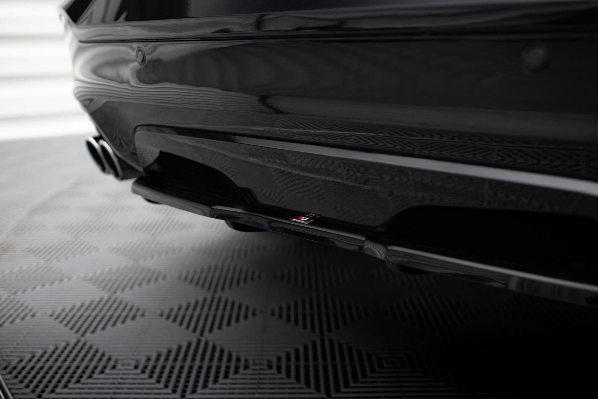 Maxton Design Splitter trasero para BMW X4 M-PACK (with a vertical bar) - imagen 3