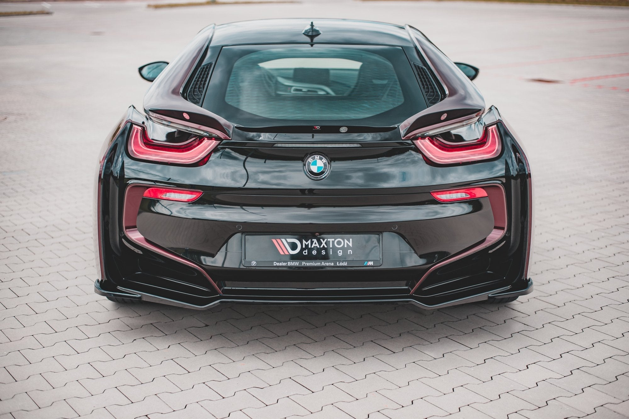 Maxton Design Splitter trasero para BMW i8 - imagen 1