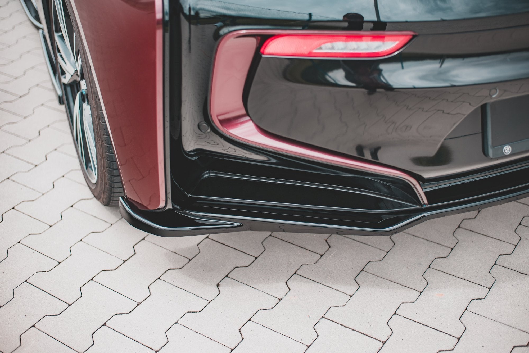 Maxton Design Splitter trasero para BMW i8 - imagen 3