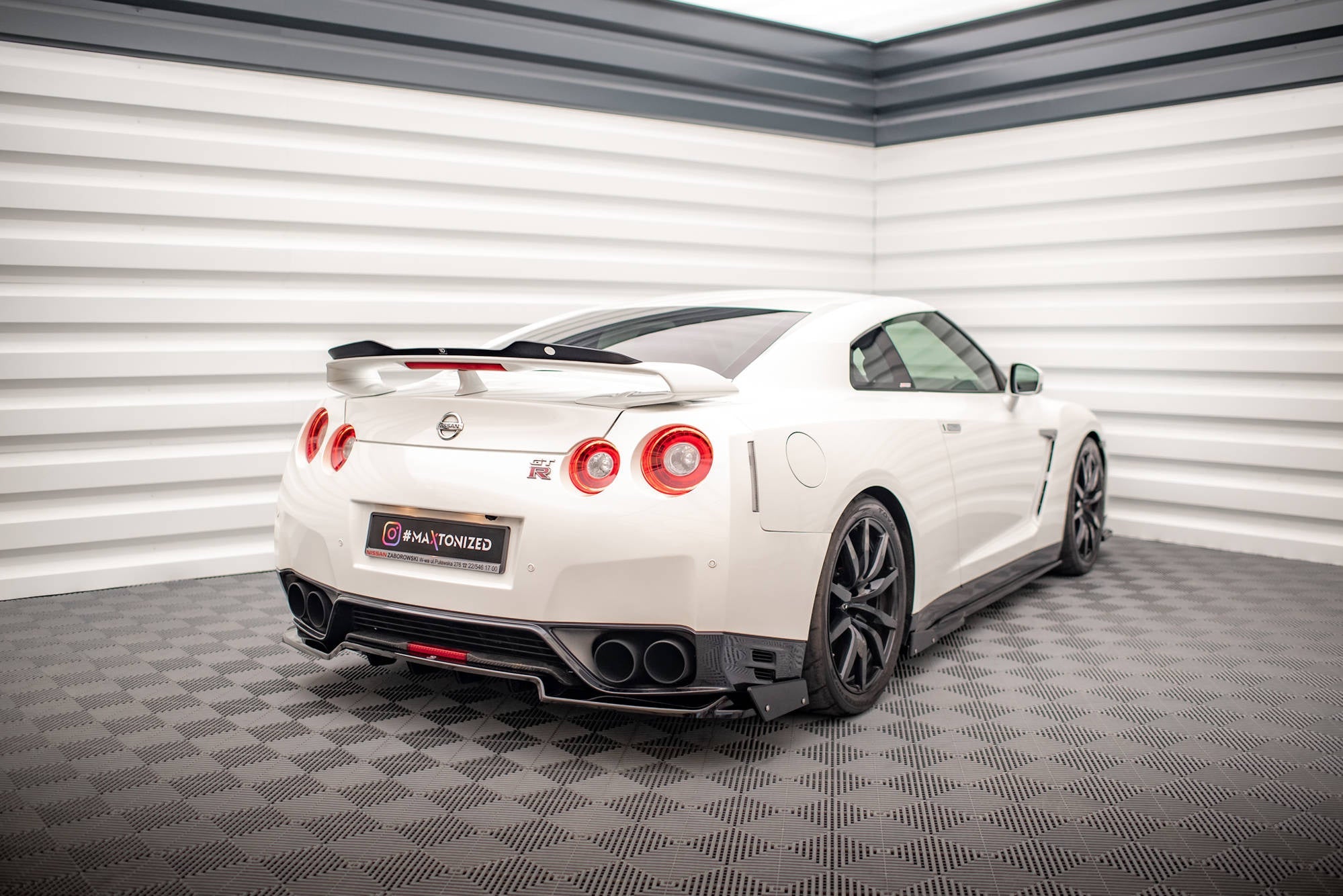 Maxton Design Splitter trasero + Flaps para Nissan GTR R35 Facelift - imagen 1